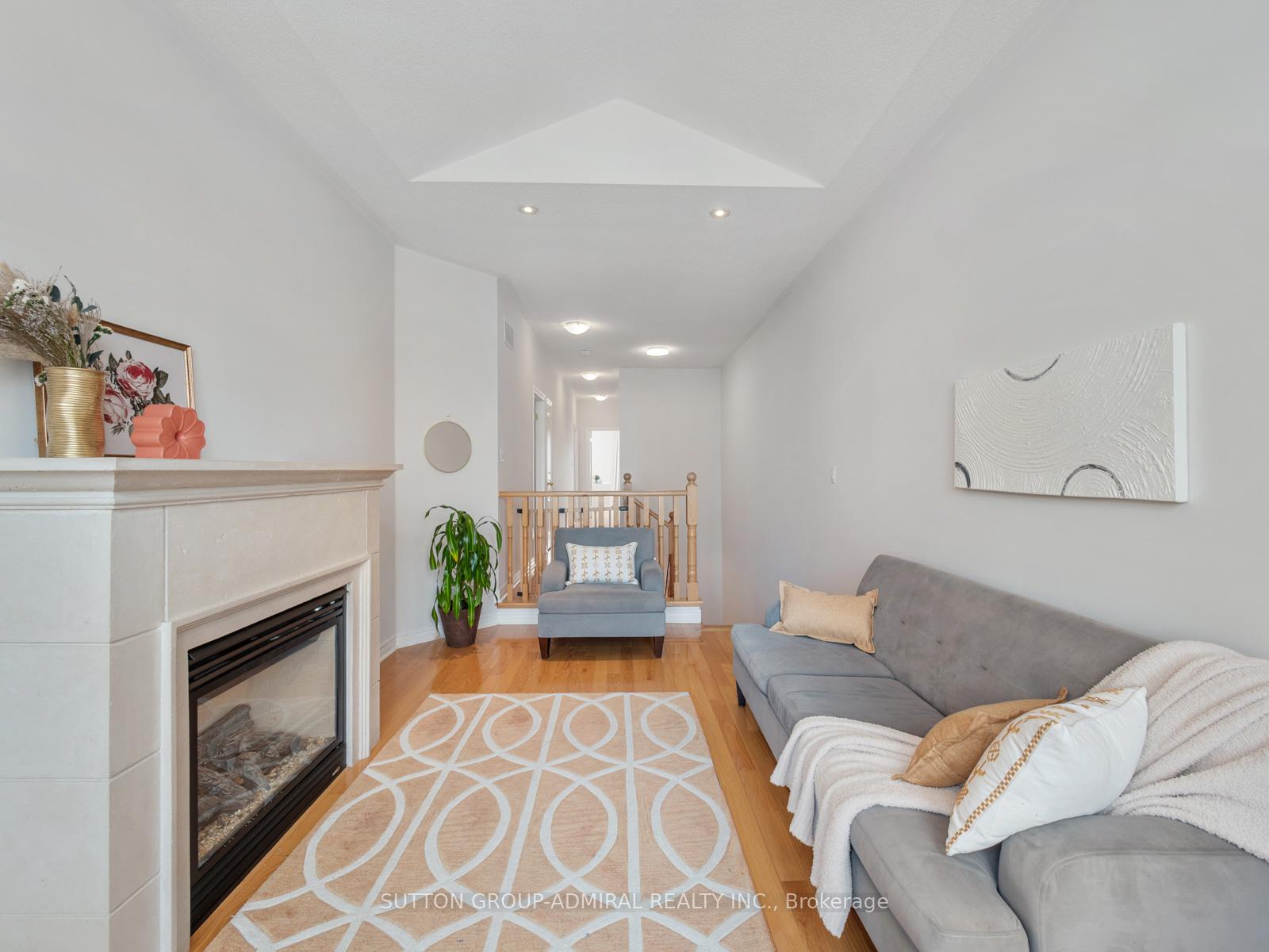 Photo 20 of 43 Mill River Drive, Vaughan, Patterson — HOMEH