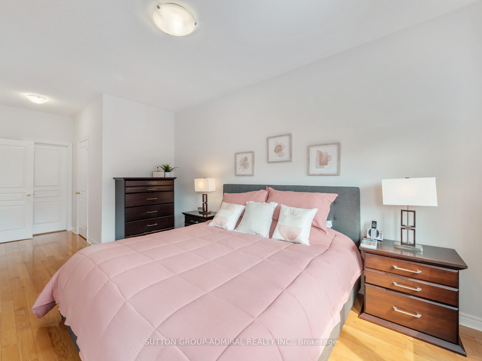 Photo 23 of 43 Mill River Drive, Vaughan, Patterson — HOMEH