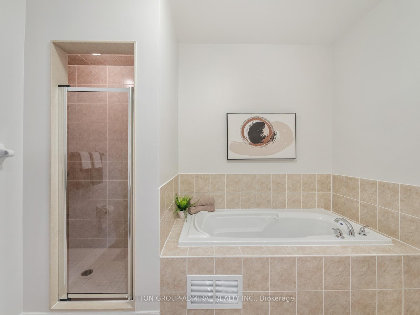 Photo 26 of 43 Mill River Drive, Vaughan, Patterson — HOMEH