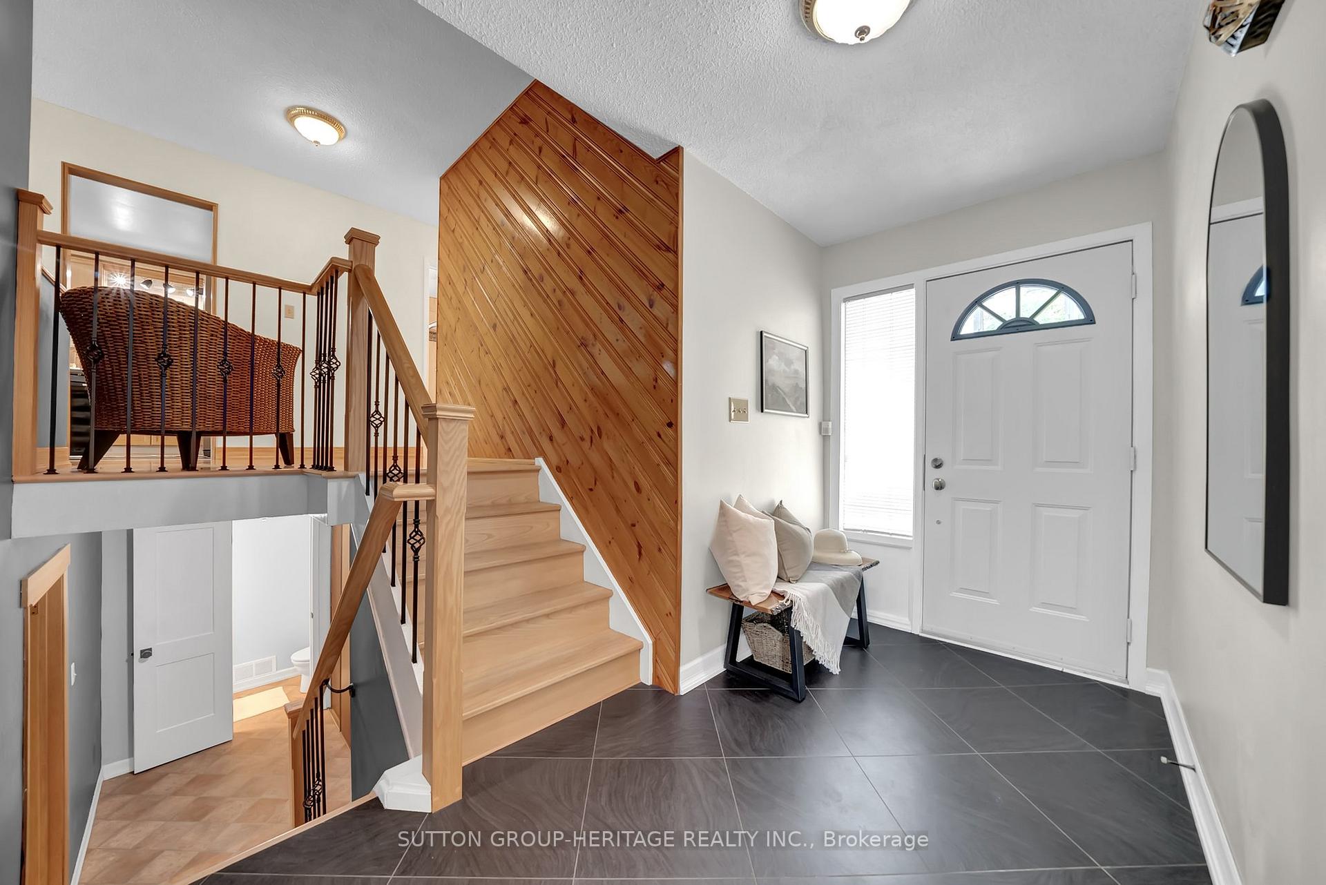 Photo 4 of 117 Guthrie Crescent, Whitby, Lynde Creek — HOMEH