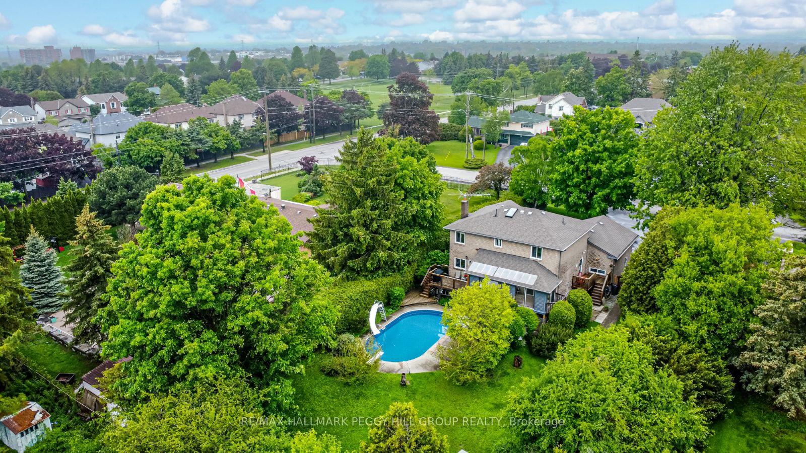 Photo 4 of 105 Broadview Avenue, Whitby, Blue Grass Meadows — HOMEH