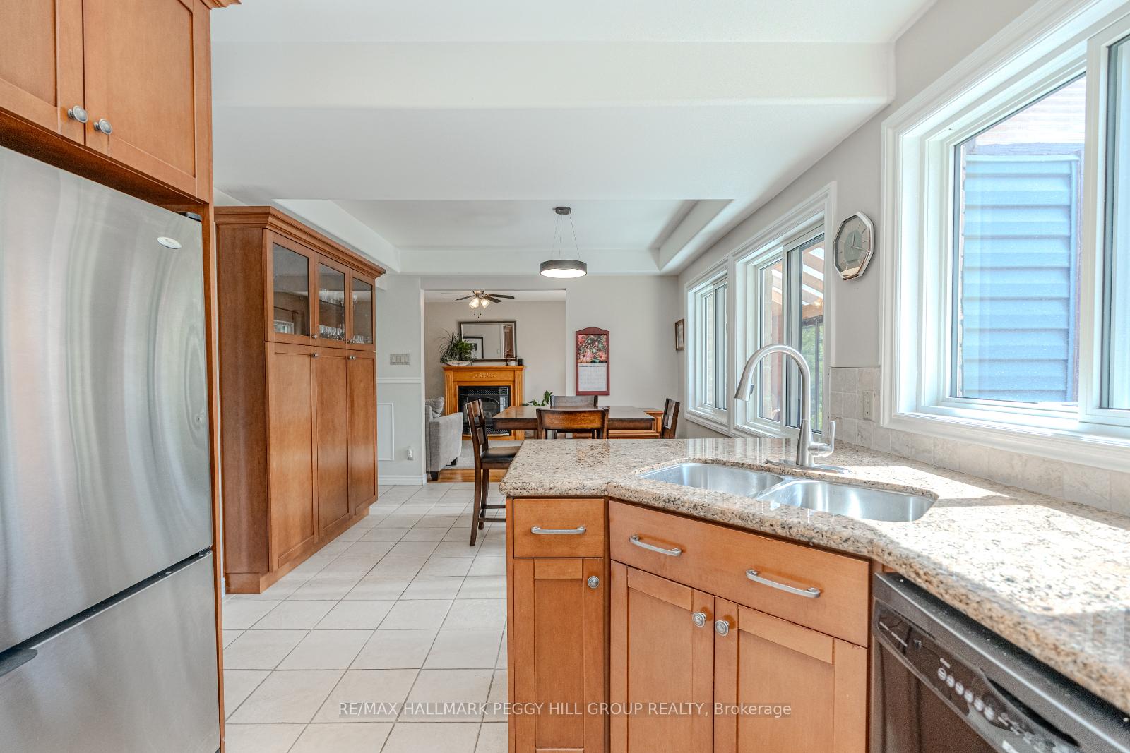 Photo 7 of 105 Broadview Avenue, Whitby, Blue Grass Meadows — HOMEH