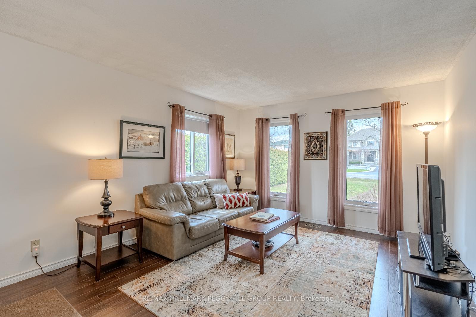 Photo 11 of 105 Broadview Avenue, Whitby, Blue Grass Meadows — HOMEH