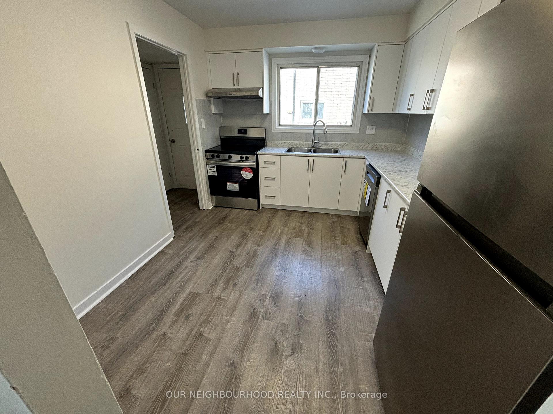 Photo 2 of Unit Unit D, 107 Endicott Terrace, Welland, Prince Charles — HOMEH