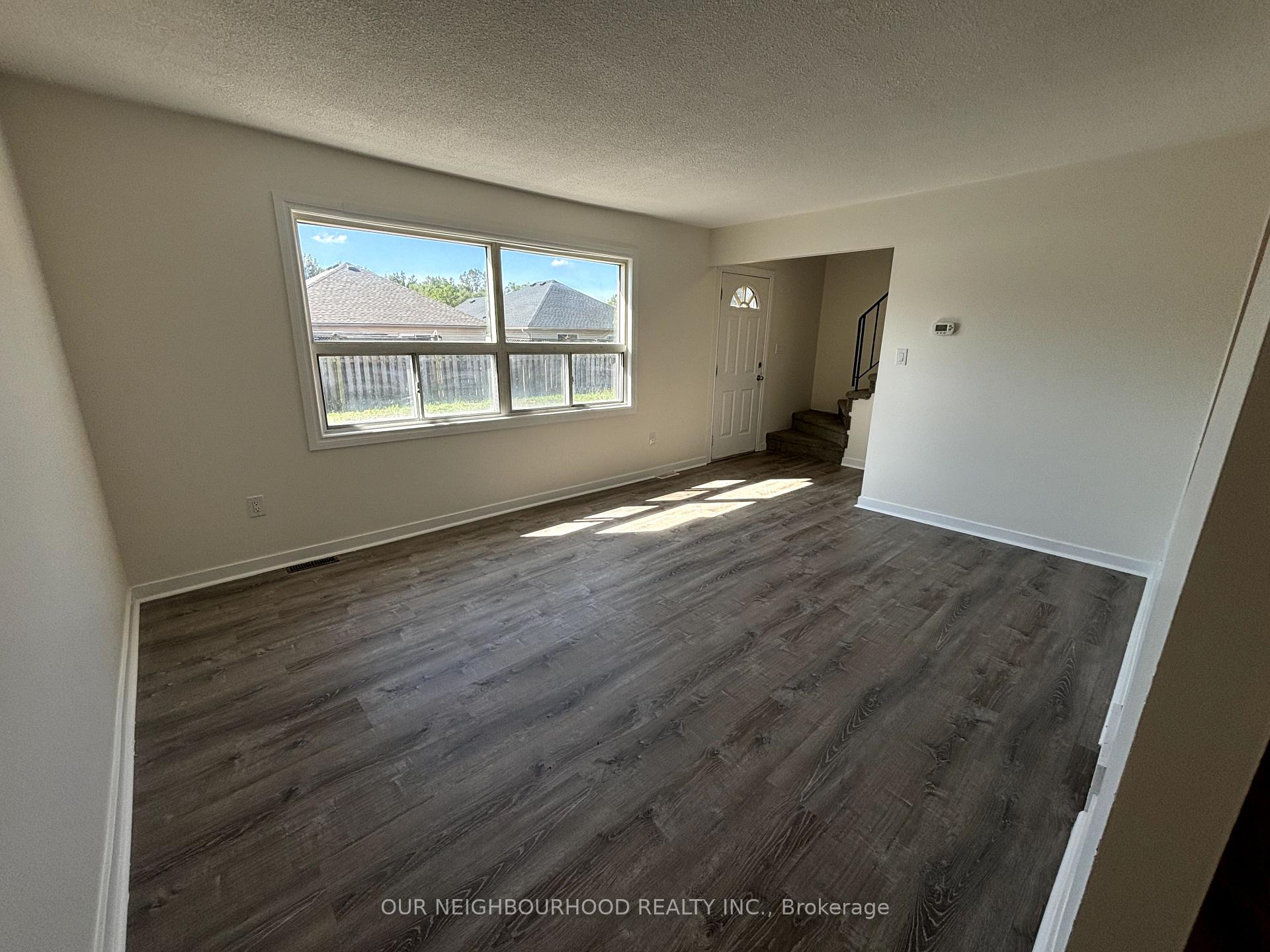 Photo 5 of Unit Unit D, 107 Endicott Terrace, Welland, Prince Charles — HOMEH