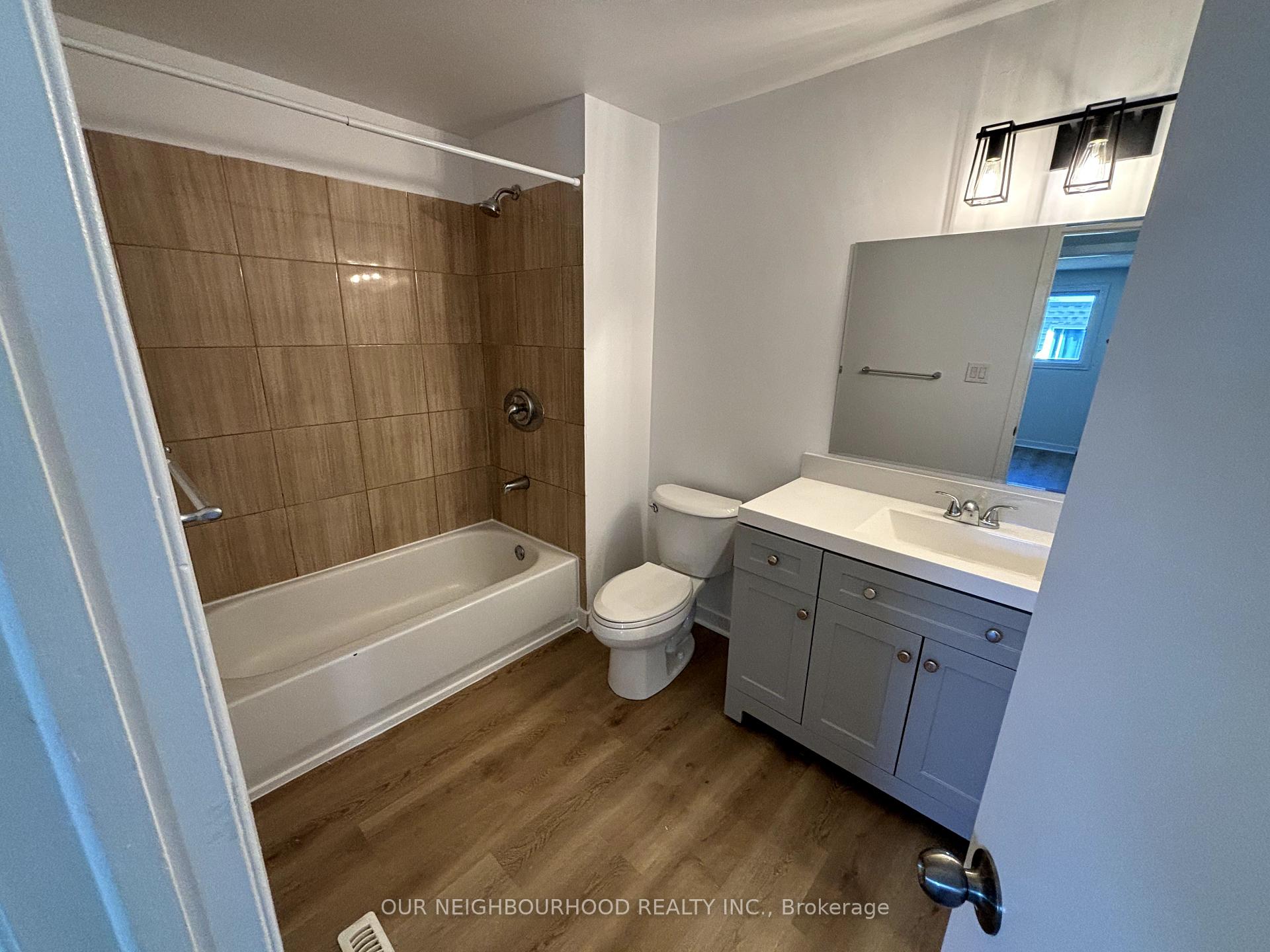 Photo 9 of Unit Unit D, 107 Endicott Terrace, Welland, Prince Charles — HOMEH