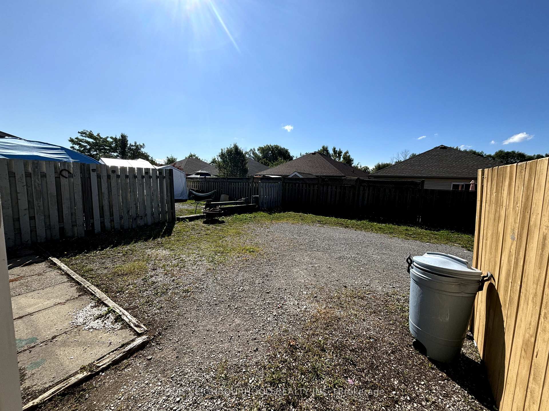 Photo 15 of Unit Unit D, 107 Endicott Terrace, Welland, Prince Charles — HOMEH