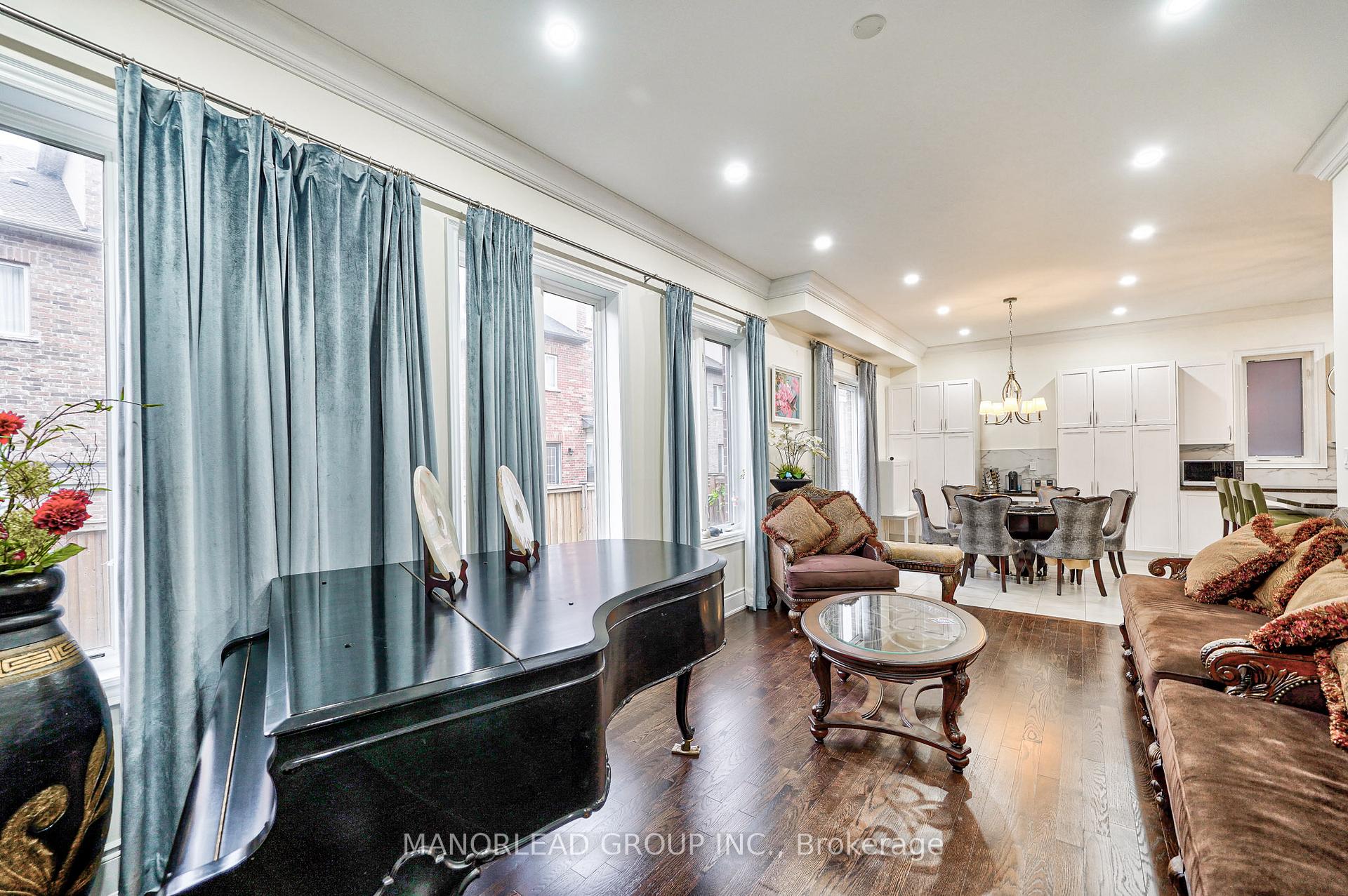 Photo 10 of 17 Mario Avenue, Markham, Cachet — HOMEH