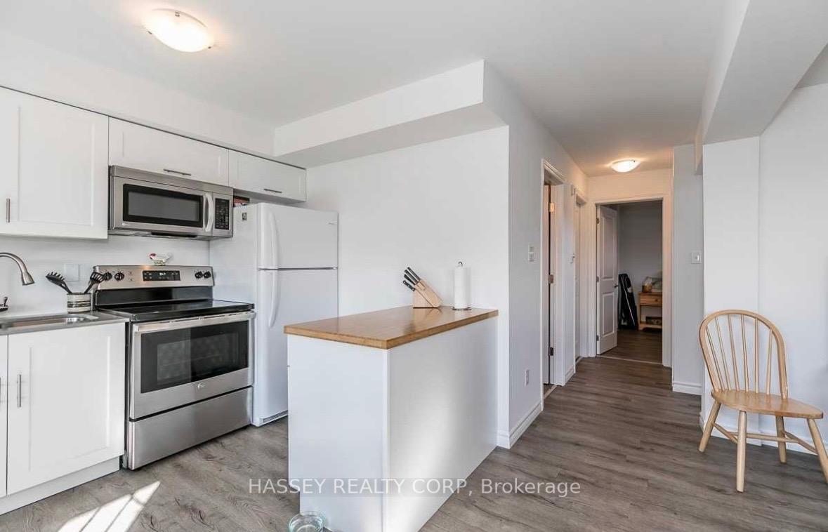 Photo 2 of Unit B, 323 Edgehill Dr., Barrie, Edgehill Drive — HOMEH