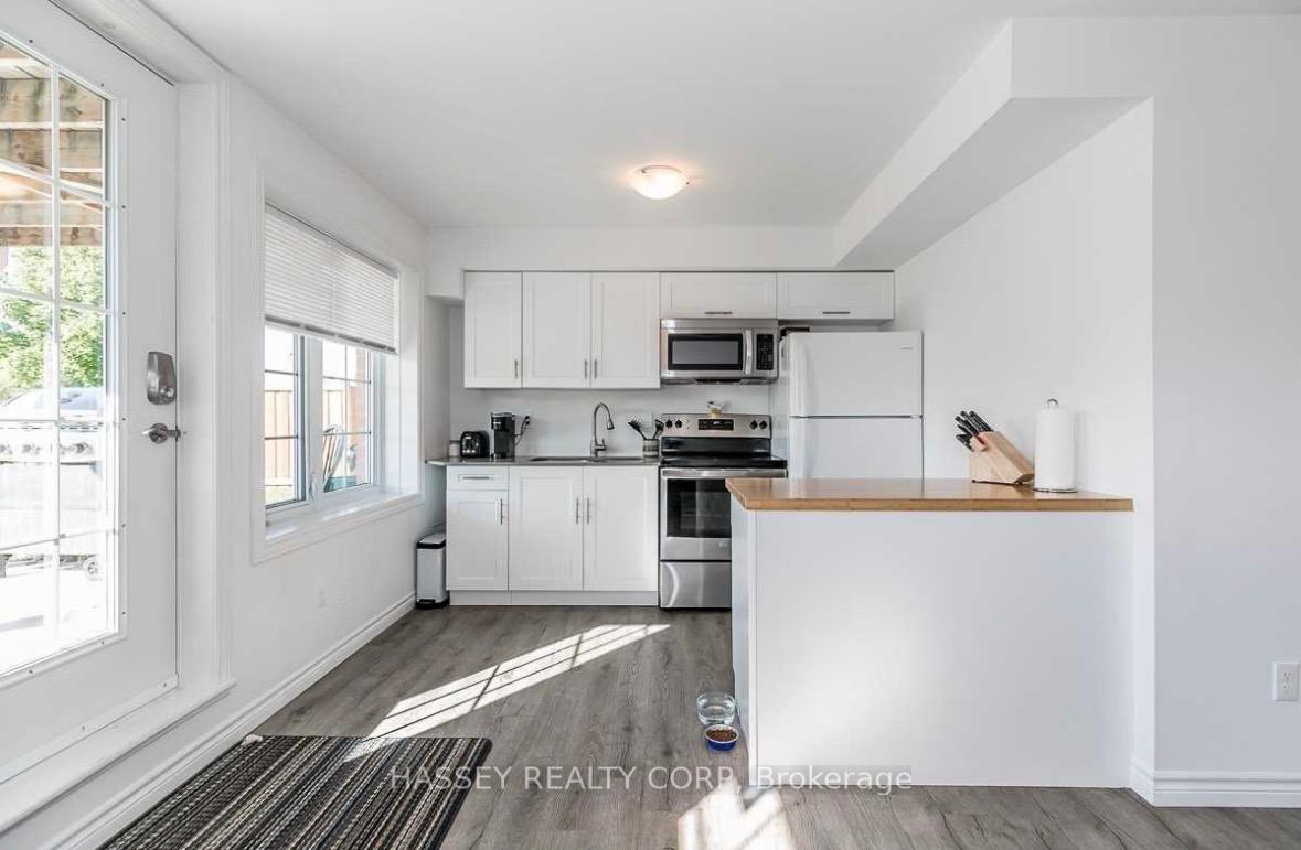 Photo 6 of Unit B, 323 Edgehill Dr., Barrie, Edgehill Drive — HOMEH