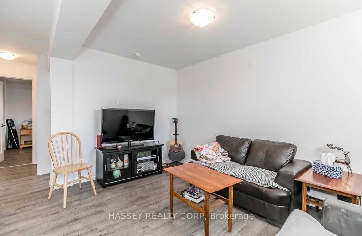 Photo 5 of Unit B, 323 Edgehill Dr., Barrie, Edgehill Drive — HOMEH