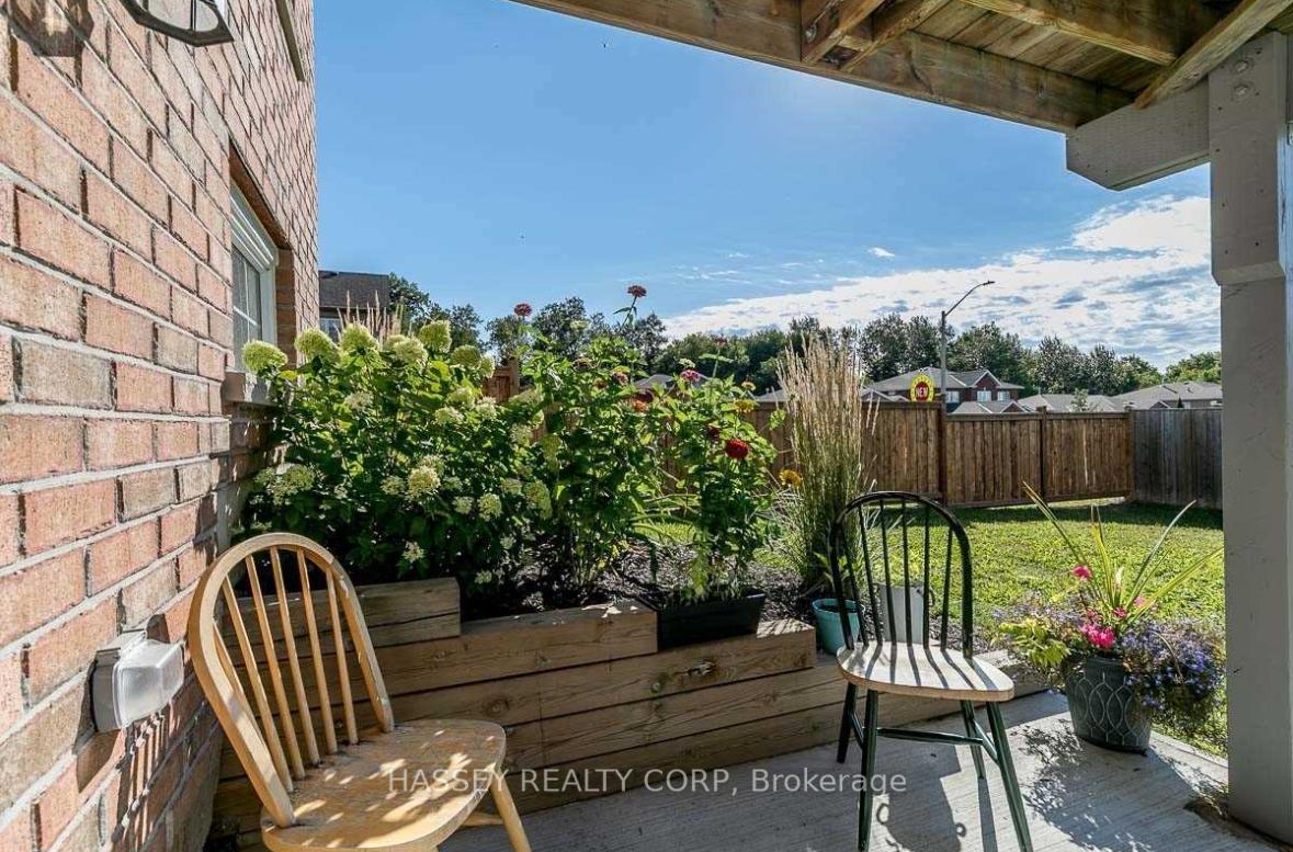 Photo 11 of Unit B, 323 Edgehill Dr., Barrie, Edgehill Drive — HOMEH