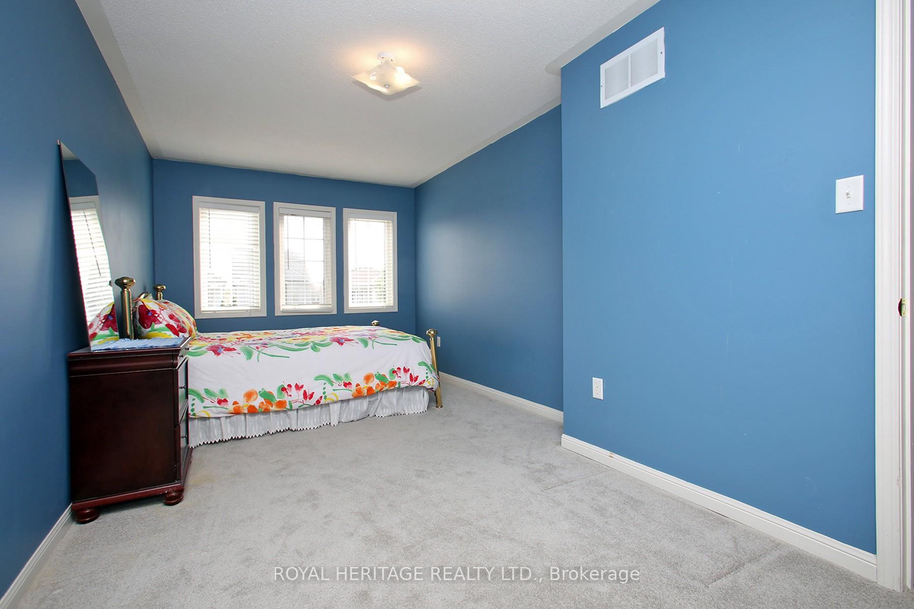 Photo 17 of 70 Longueuil Place, Whitby, Pringle Creek — HOMEH