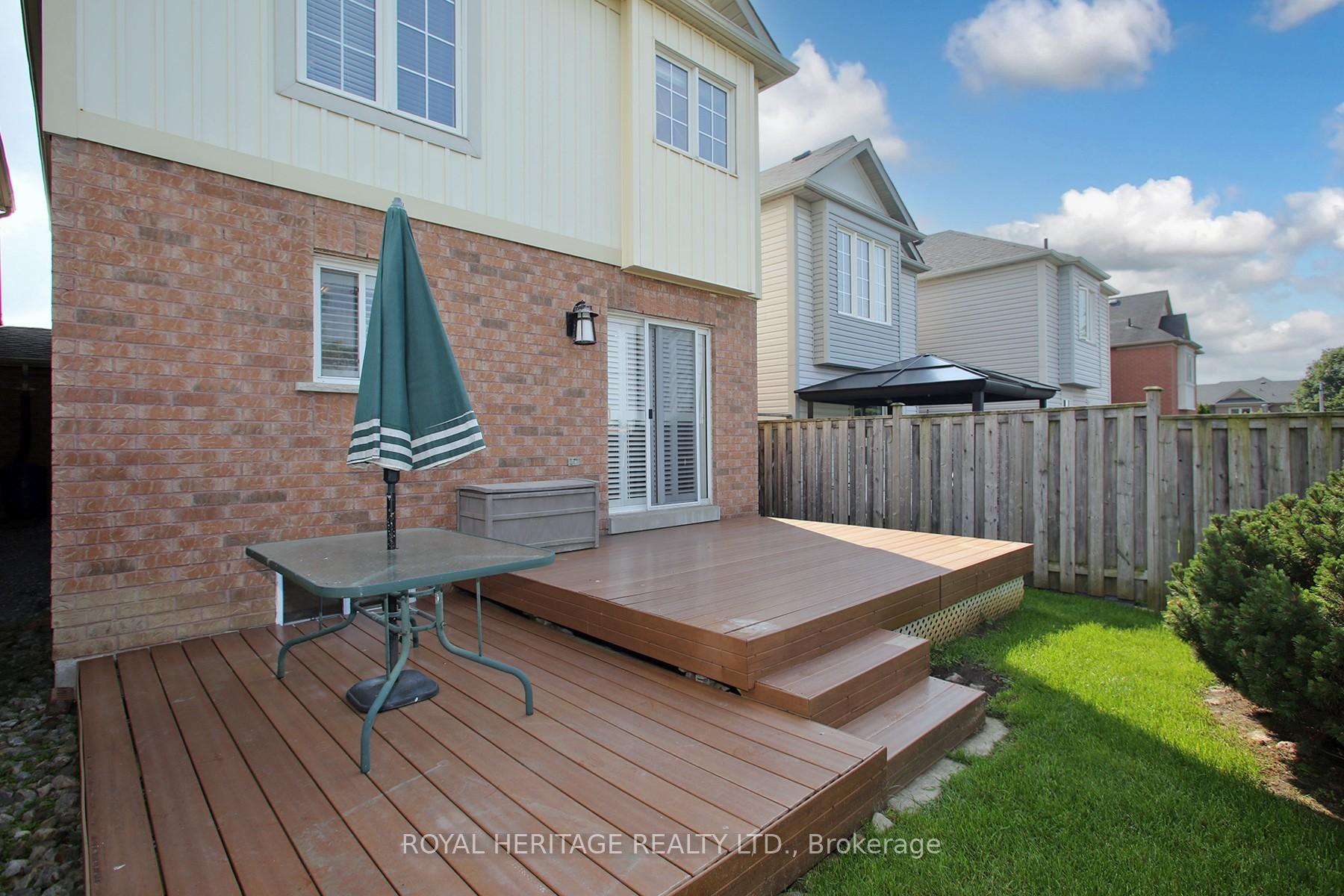 Photo 28 of 70 Longueuil Place, Whitby, Pringle Creek — HOMEH