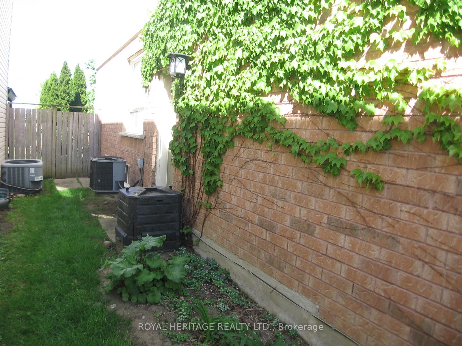 Photo 29 of 70 Longueuil Place, Whitby, Pringle Creek — HOMEH