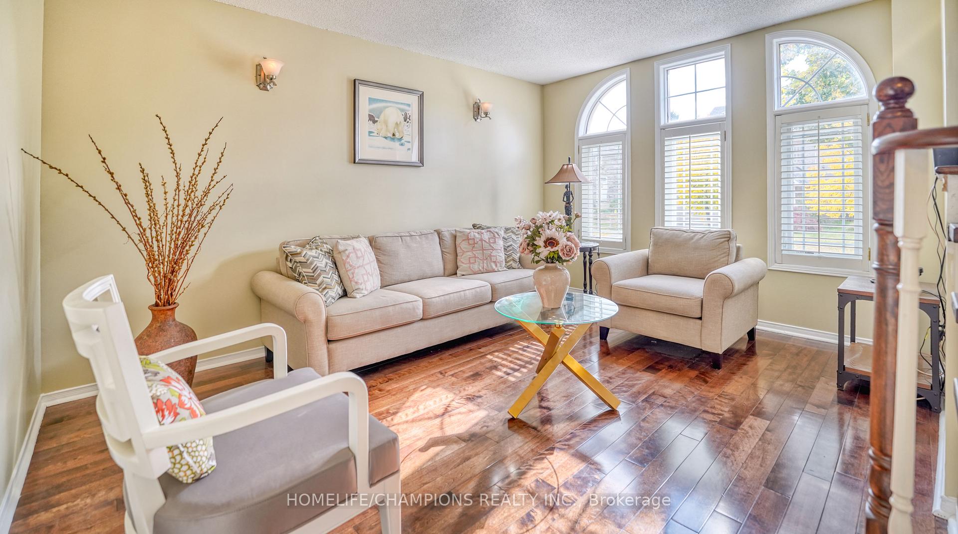 Photo 8 of 100 Russell Jarvis Drive, Markham, Legacy — HOMEH