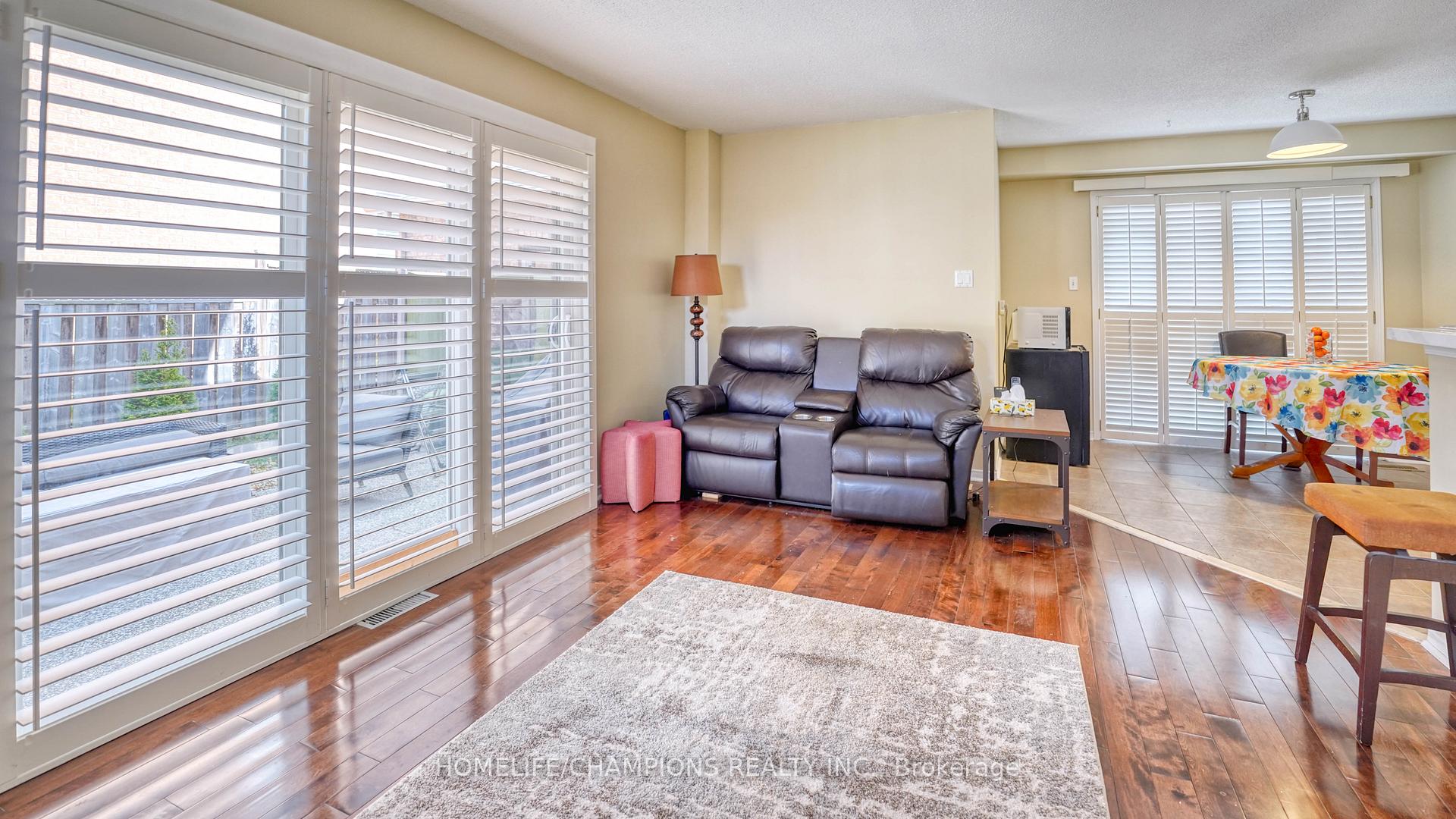 Photo 15 of 100 Russell Jarvis Drive, Markham, Legacy — HOMEH