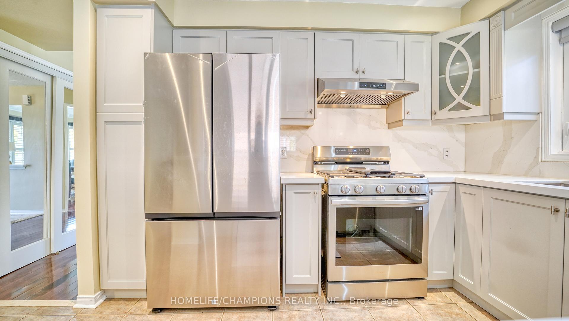 Photo 16 of 100 Russell Jarvis Drive, Markham, Legacy — HOMEH