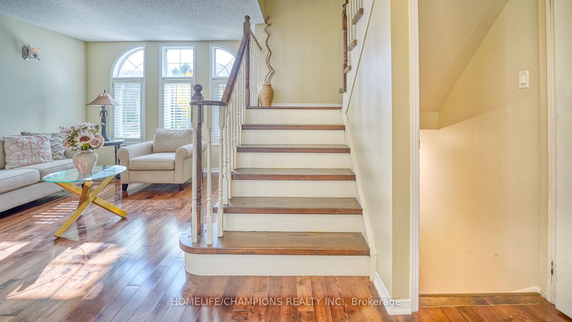 Photo 19 of 100 Russell Jarvis Drive, Markham, Legacy — HOMEH