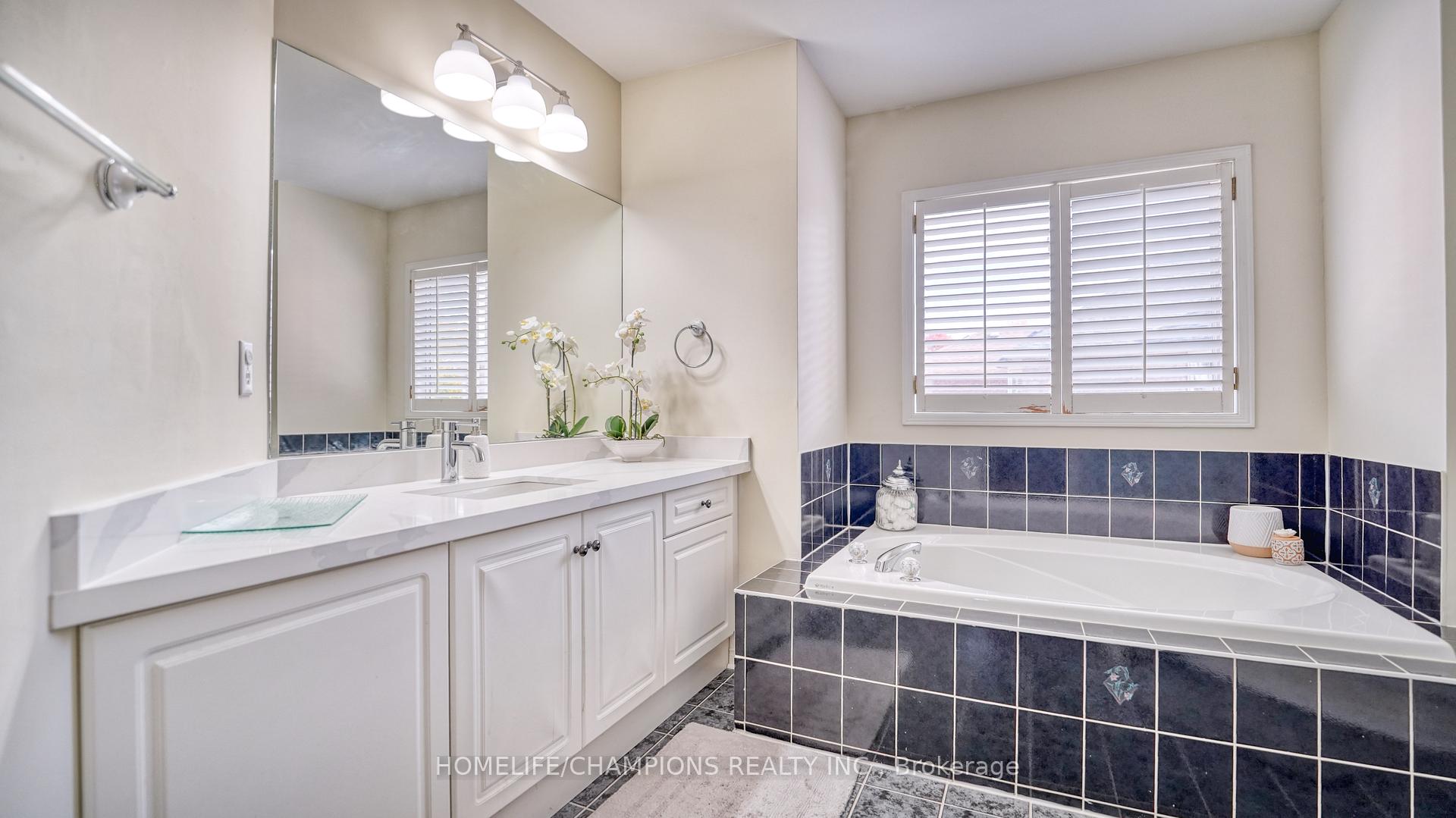Photo 23 of 100 Russell Jarvis Drive, Markham, Legacy — HOMEH
