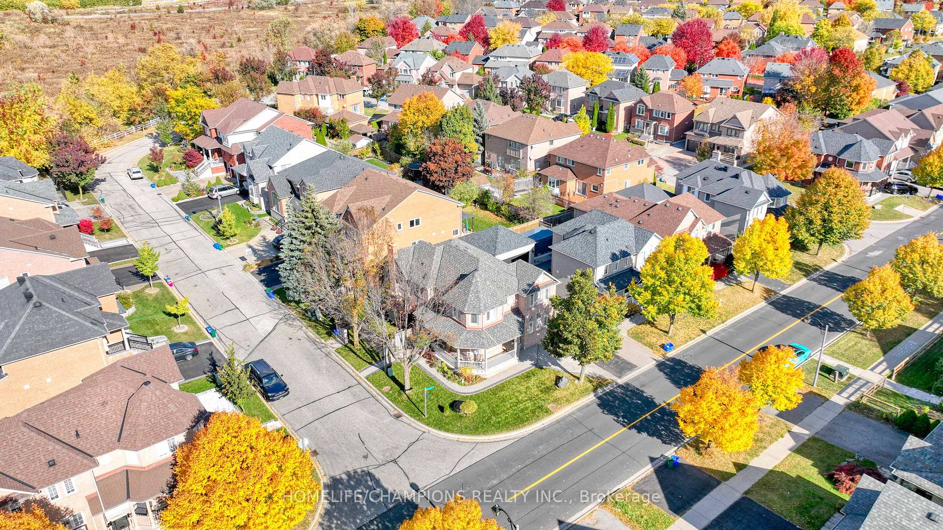 Photo 40 of 100 Russell Jarvis Drive, Markham, Legacy — HOMEH