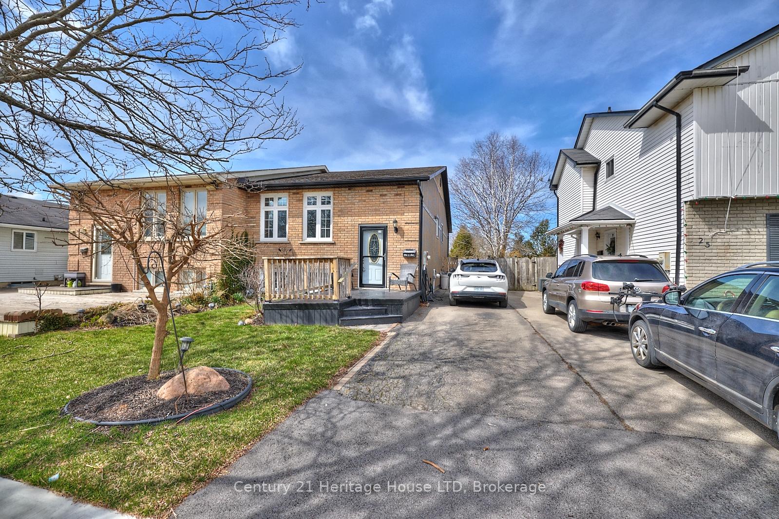 Photo 1 of 27 Mayfair Drive, Welland, Broadway — HOMEH