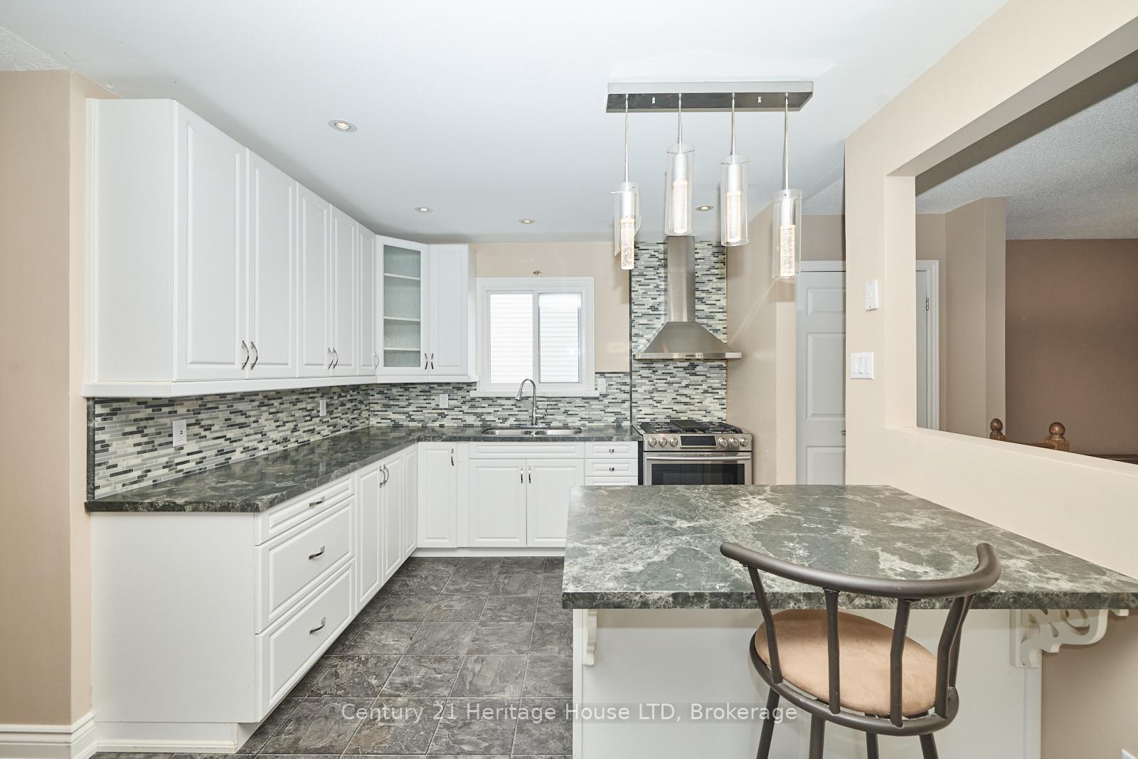 Photo 11 of 27 Mayfair Drive, Welland, Broadway — HOMEH