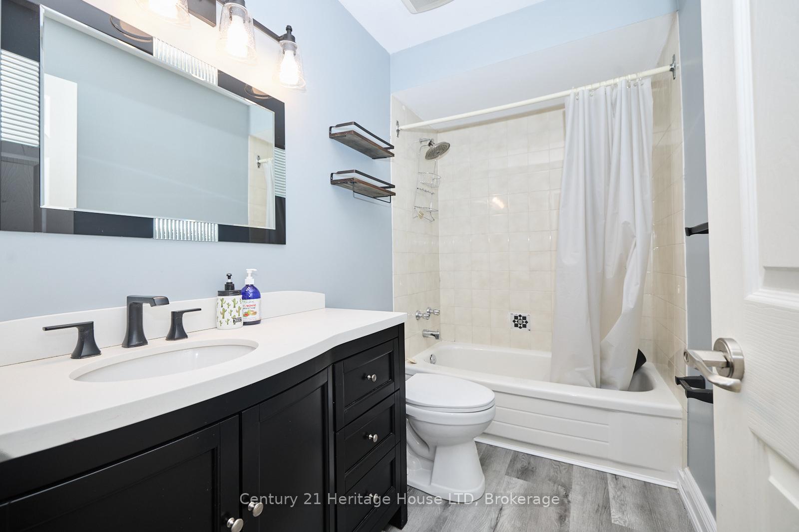 Photo 13 of 27 Mayfair Drive, Welland, Broadway — HOMEH