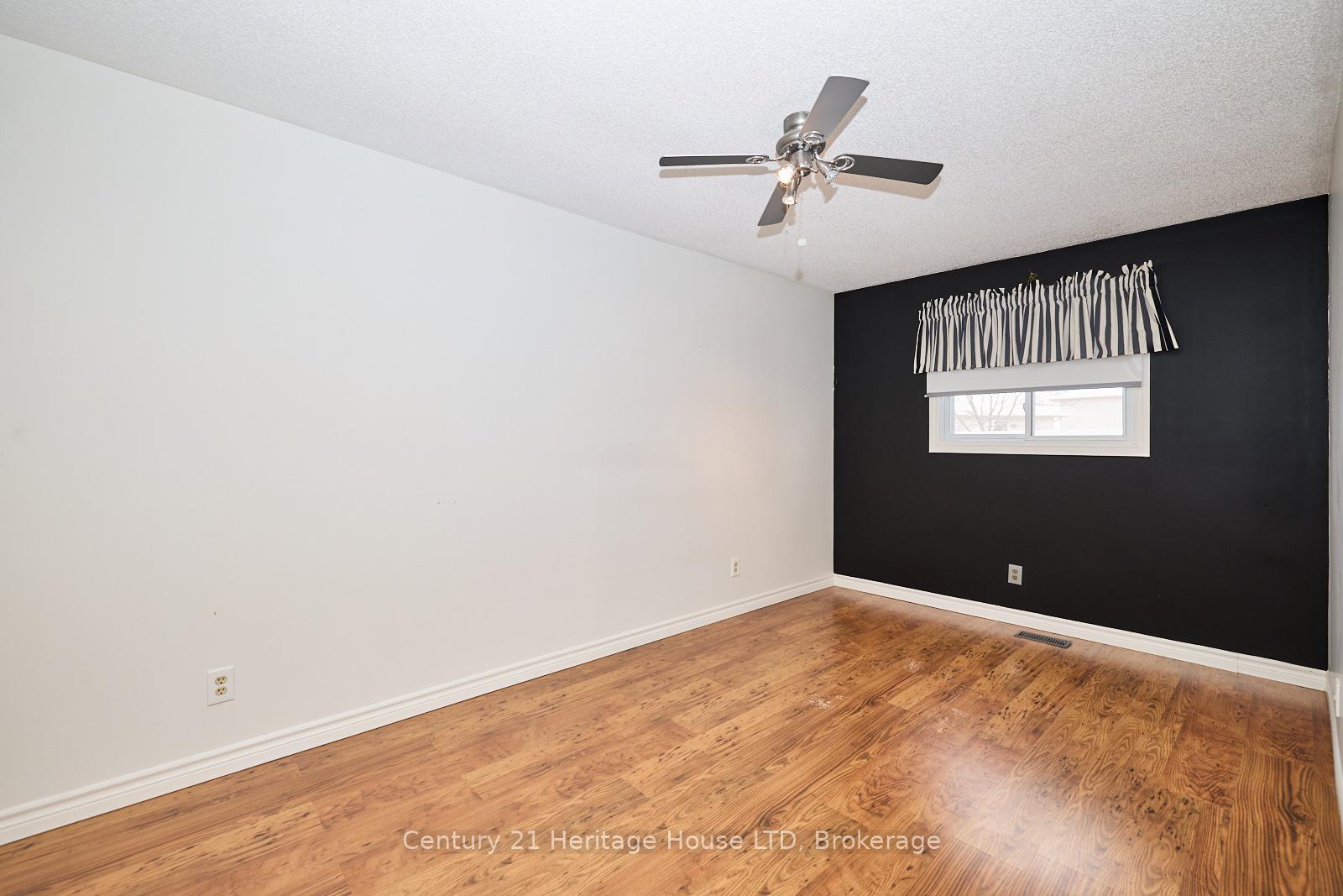 Photo 14 of 27 Mayfair Drive, Welland, Broadway — HOMEH