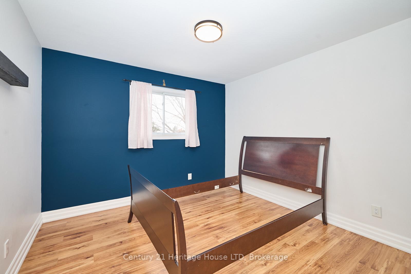 Photo 17 of 27 Mayfair Drive, Welland, Broadway — HOMEH