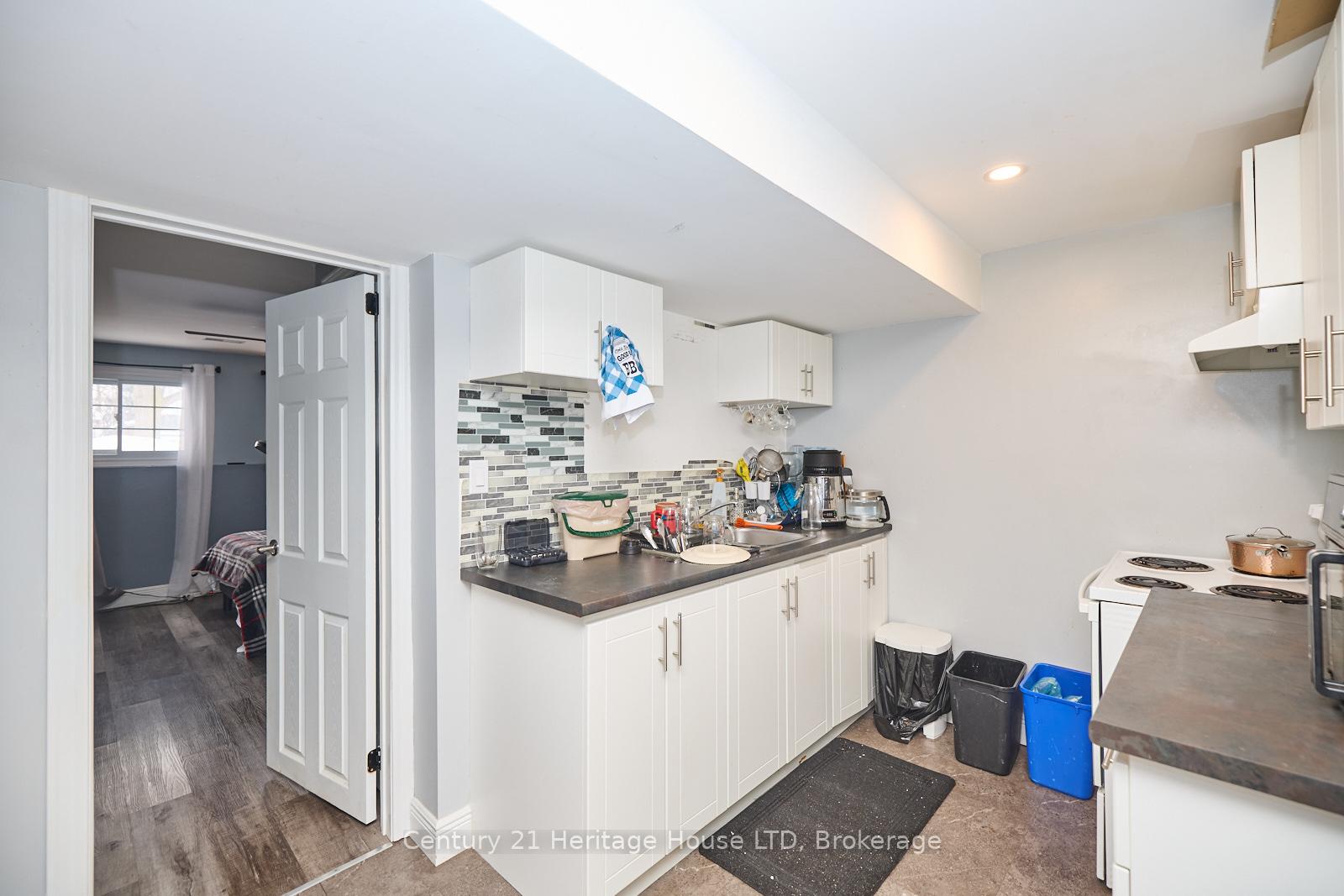 Photo 22 of 27 Mayfair Drive, Welland, Broadway — HOMEH