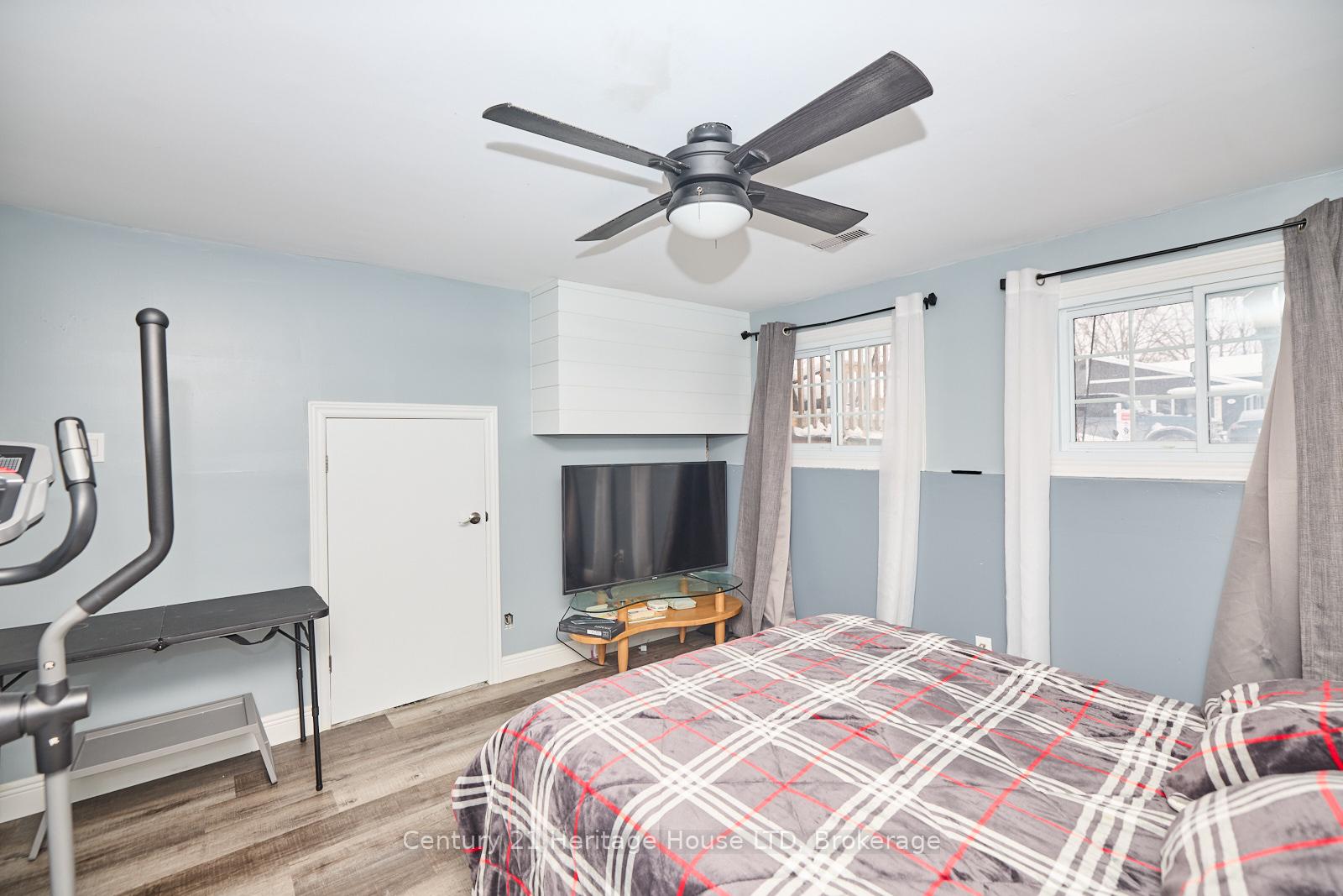 Photo 26 of 27 Mayfair Drive, Welland, Broadway — HOMEH