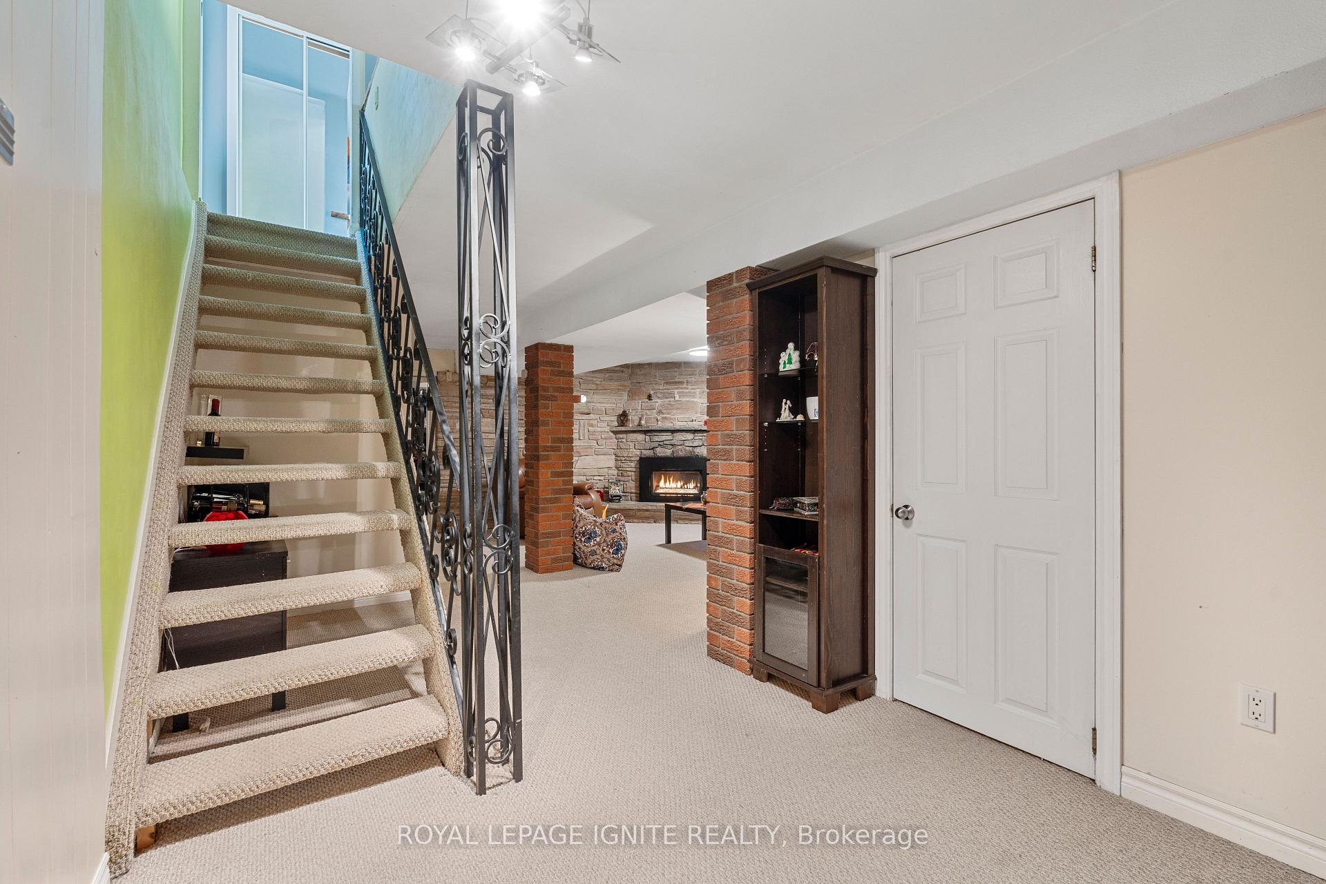 Photo 5 of 44 Coral Harbour Crescent, Markham, Bayview Fairway-Bayview Country Club Estates — HOMEH