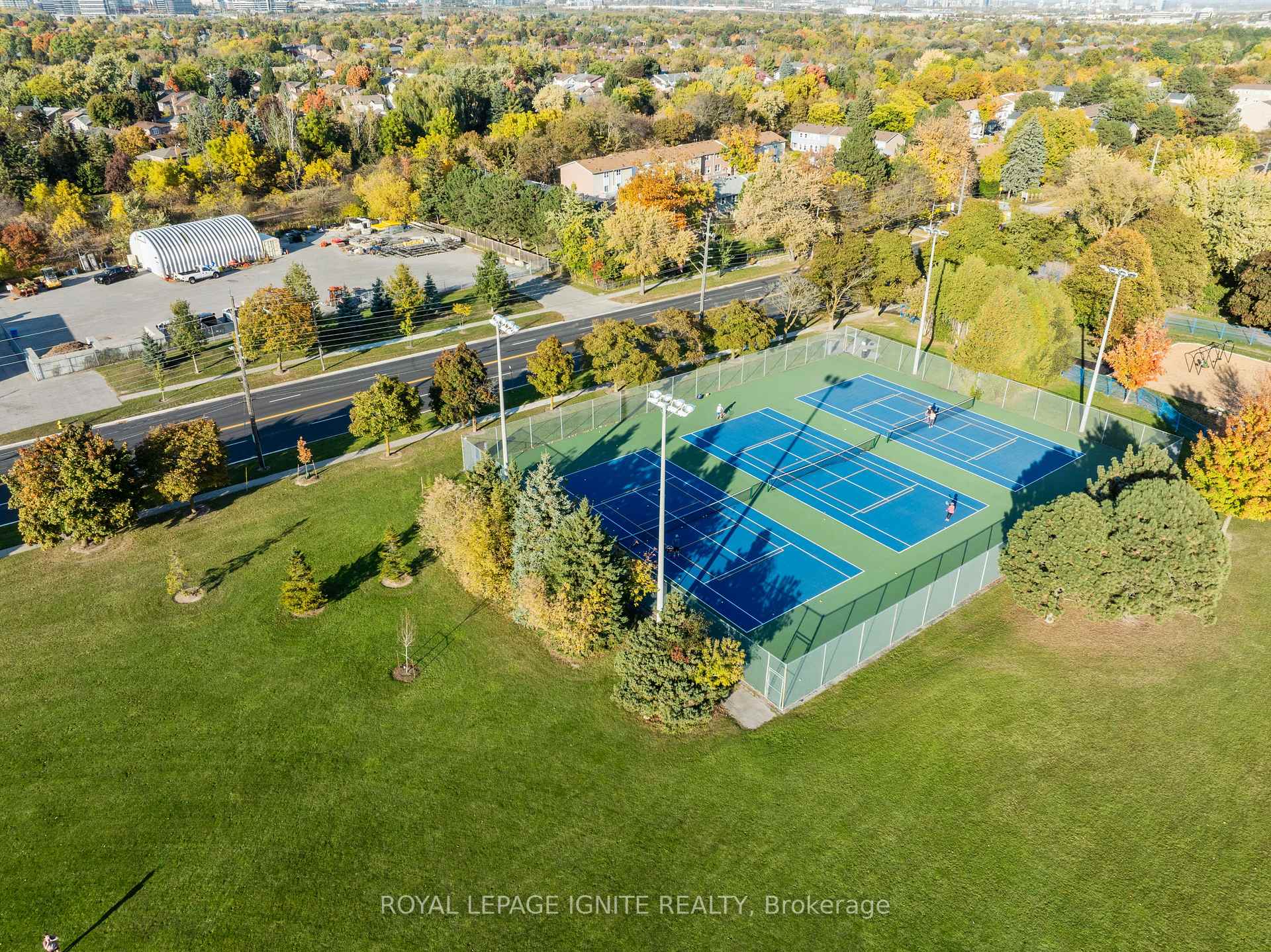 Photo 17 of 44 Coral Harbour Crescent, Markham, Bayview Fairway-Bayview Country Club Estates — HOMEH