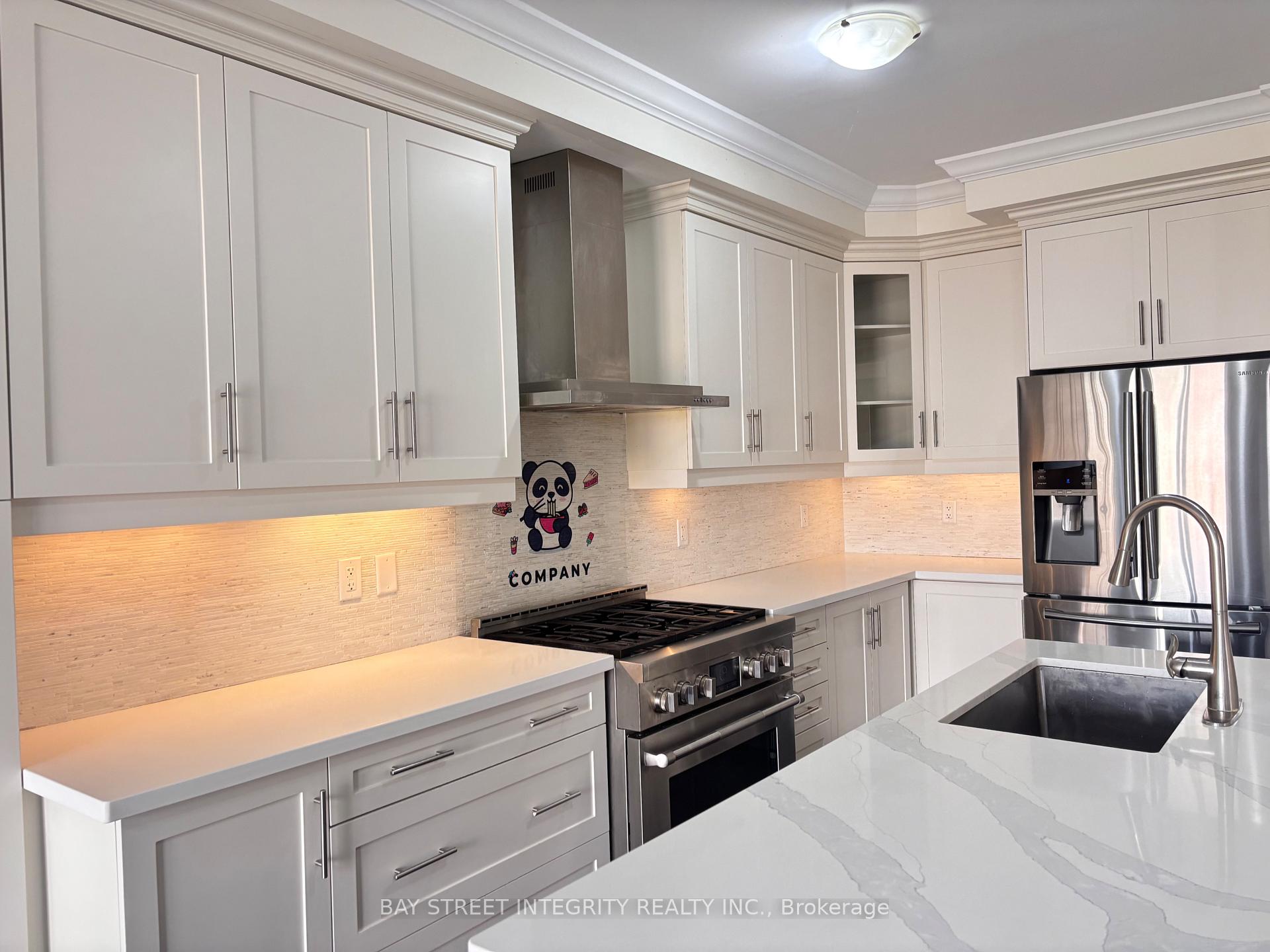 Photo 5 of 6 Mckee Court, Aurora, Rural Aurora — HOMEH