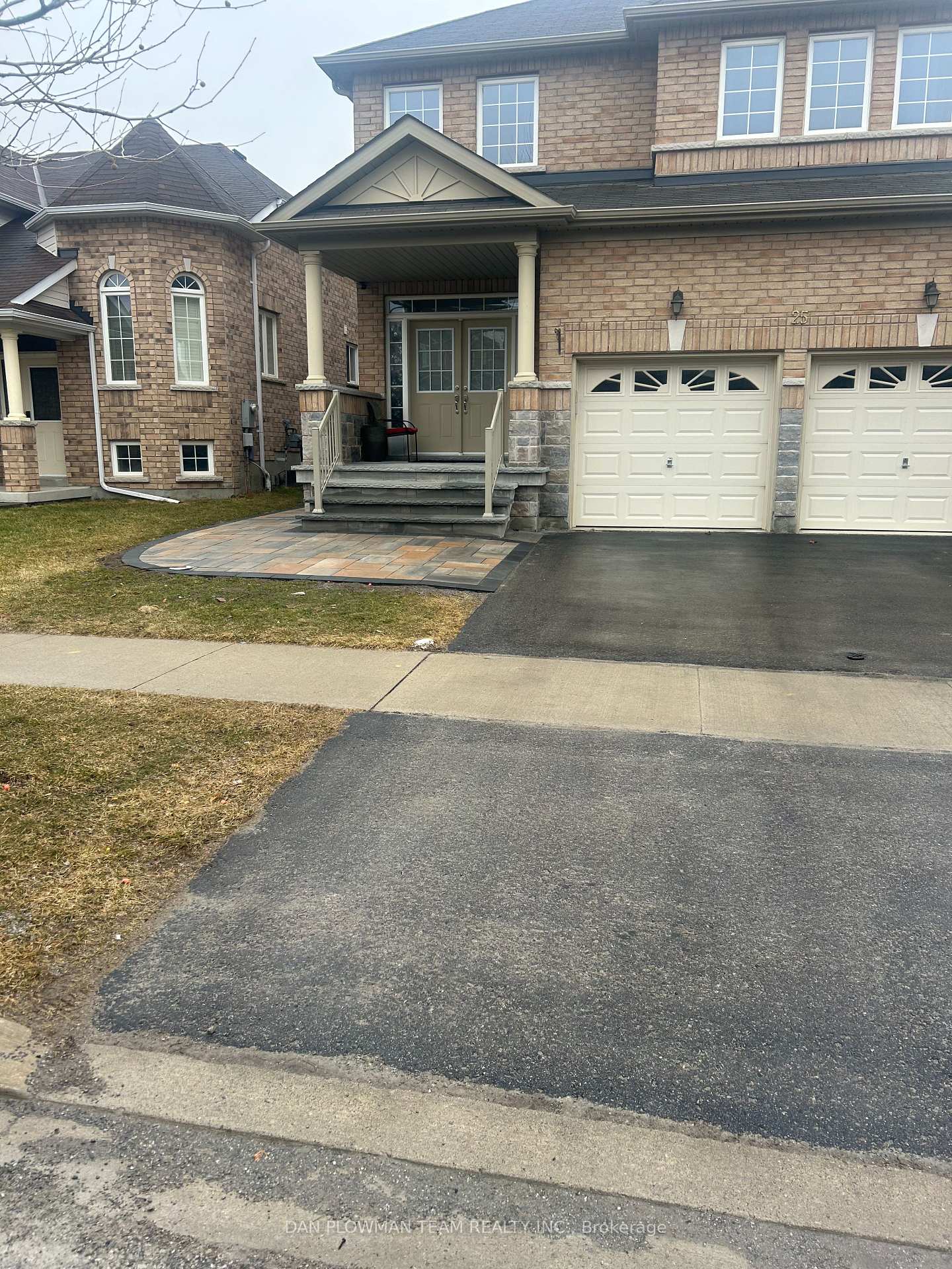 Photo 2 of 25 Roma Drive, Whitby, Williamsburg — HOMEH