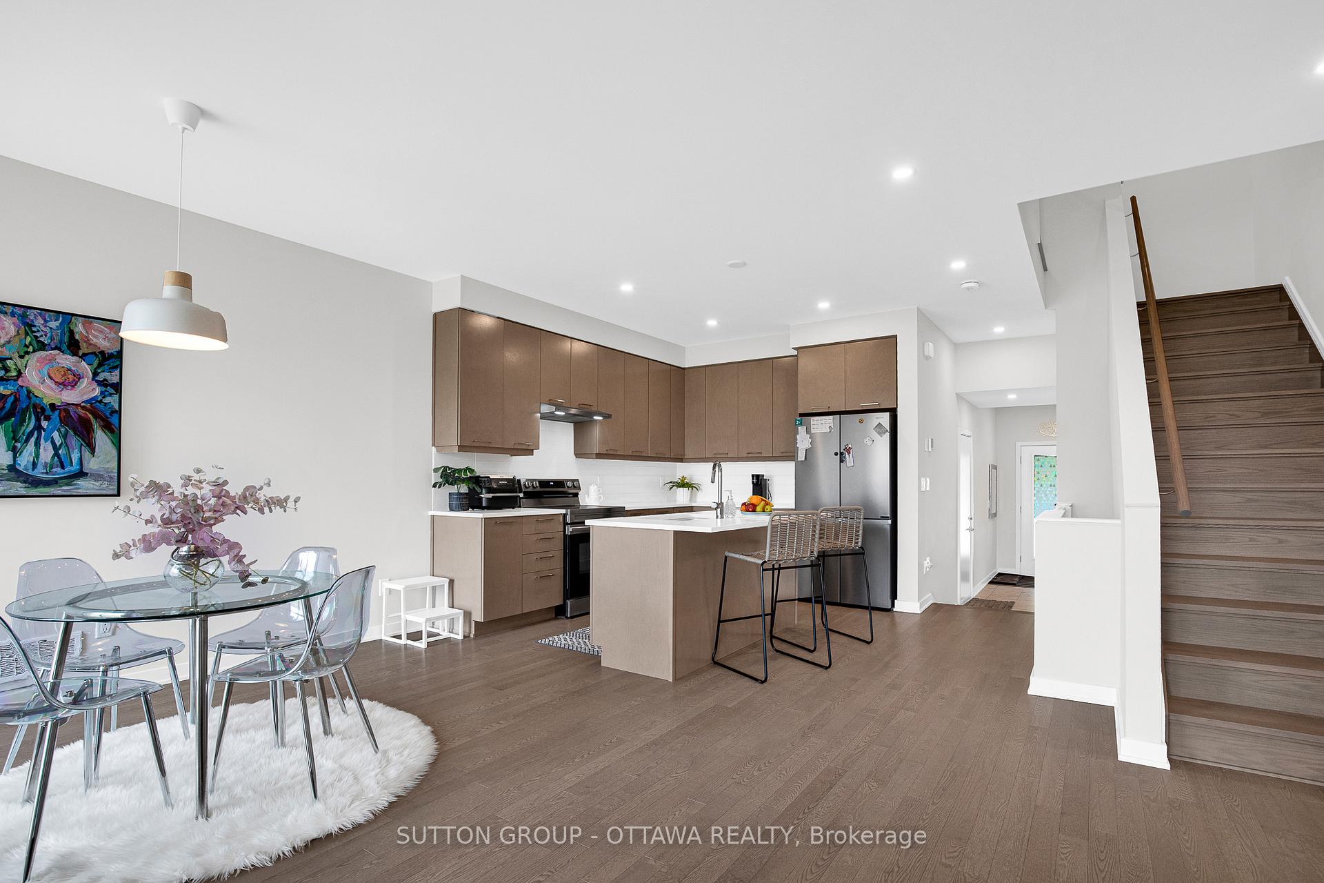 Photo 2 of 737 Acai Way, Ottawa, Riverside South/Gloucester Glen — HOMEH