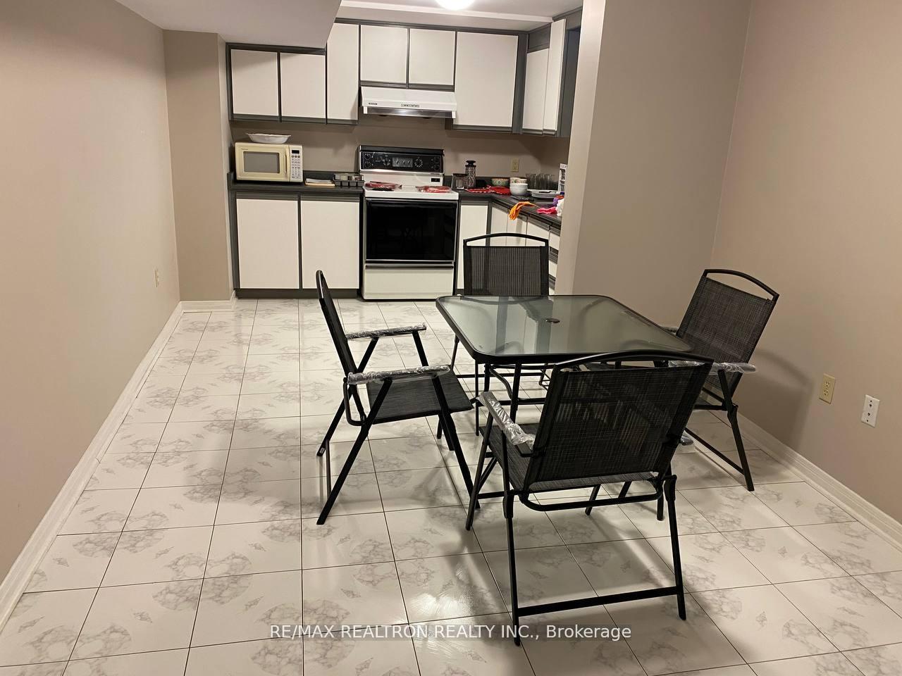 Photo 4 of Unit BSMT, 155 Barrhill Road, Vaughan, Maple — HOMEH
