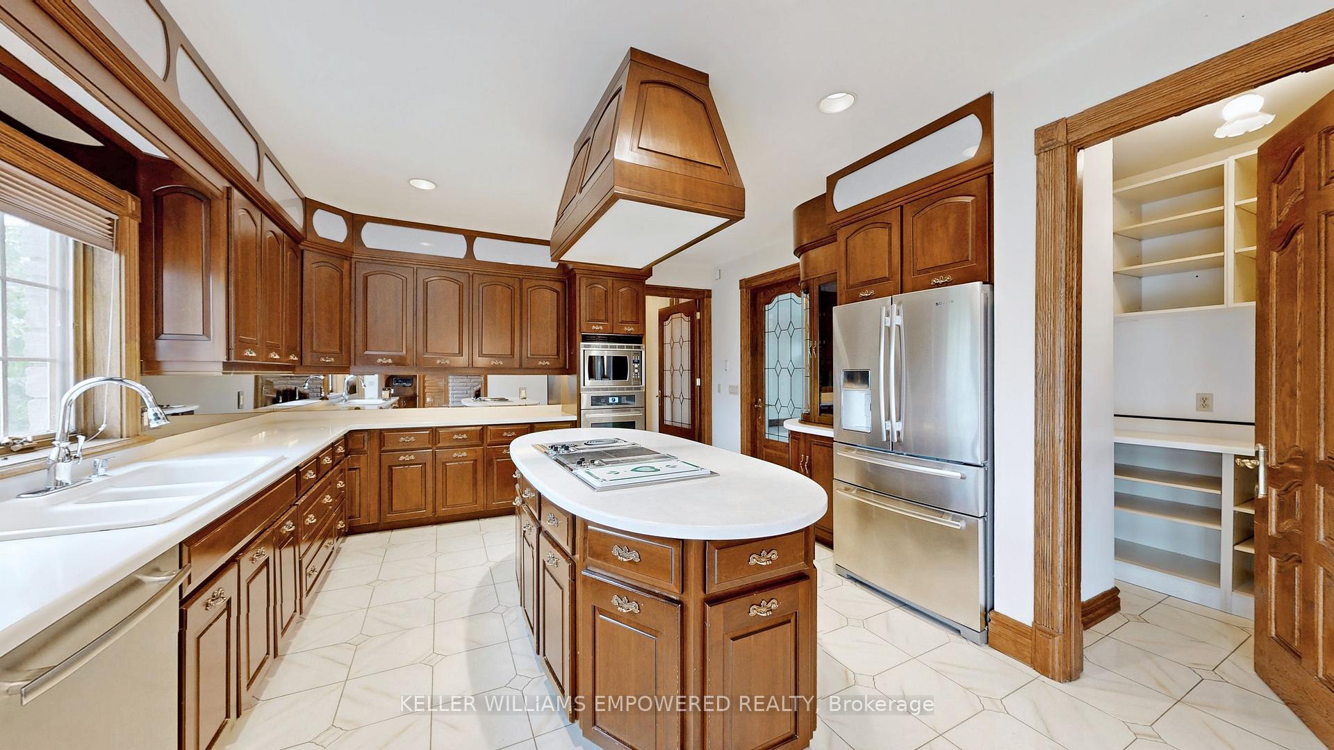 Photo 12 of 25 Quail Run Boulevard, Vaughan, Rural Vaughan — HOMEH