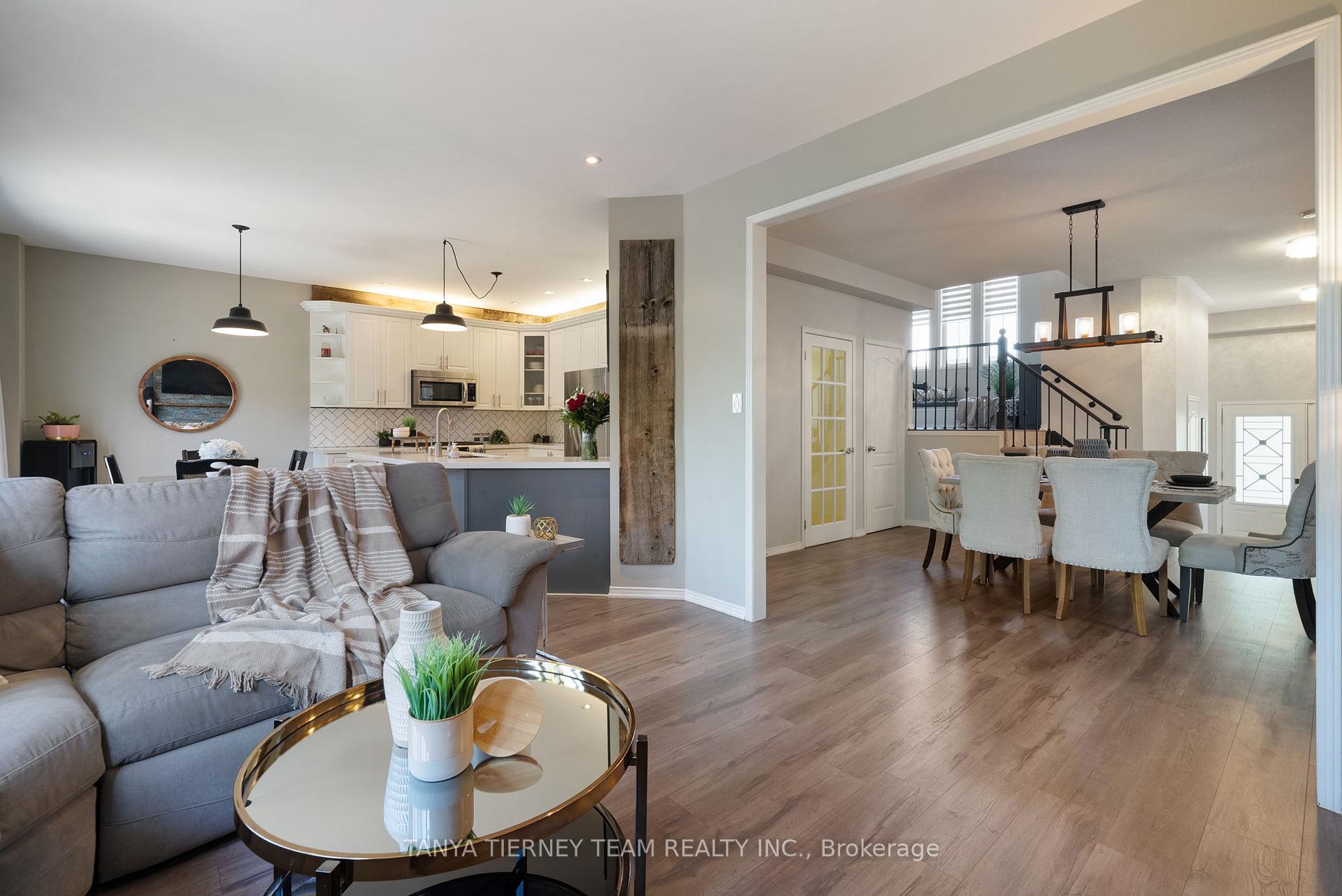 Photo 6 of 21 Eastgate Circle, Whitby, Brooklin — HOMEH