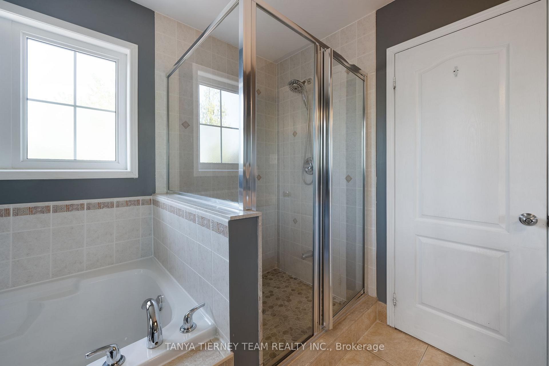 Photo 25 of 21 Eastgate Circle, Whitby, Brooklin — HOMEH
