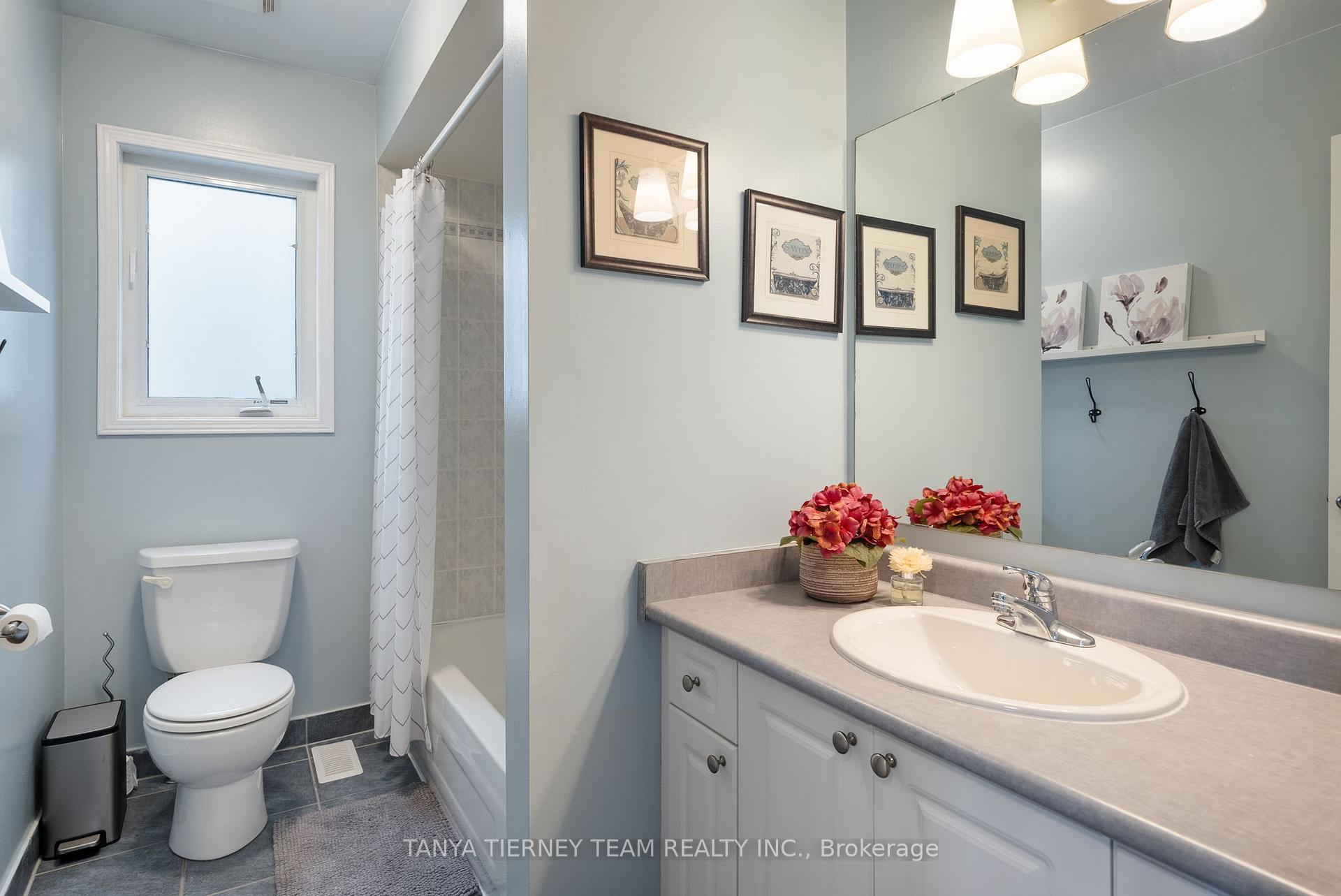 Photo 29 of 21 Eastgate Circle, Whitby, Brooklin — HOMEH