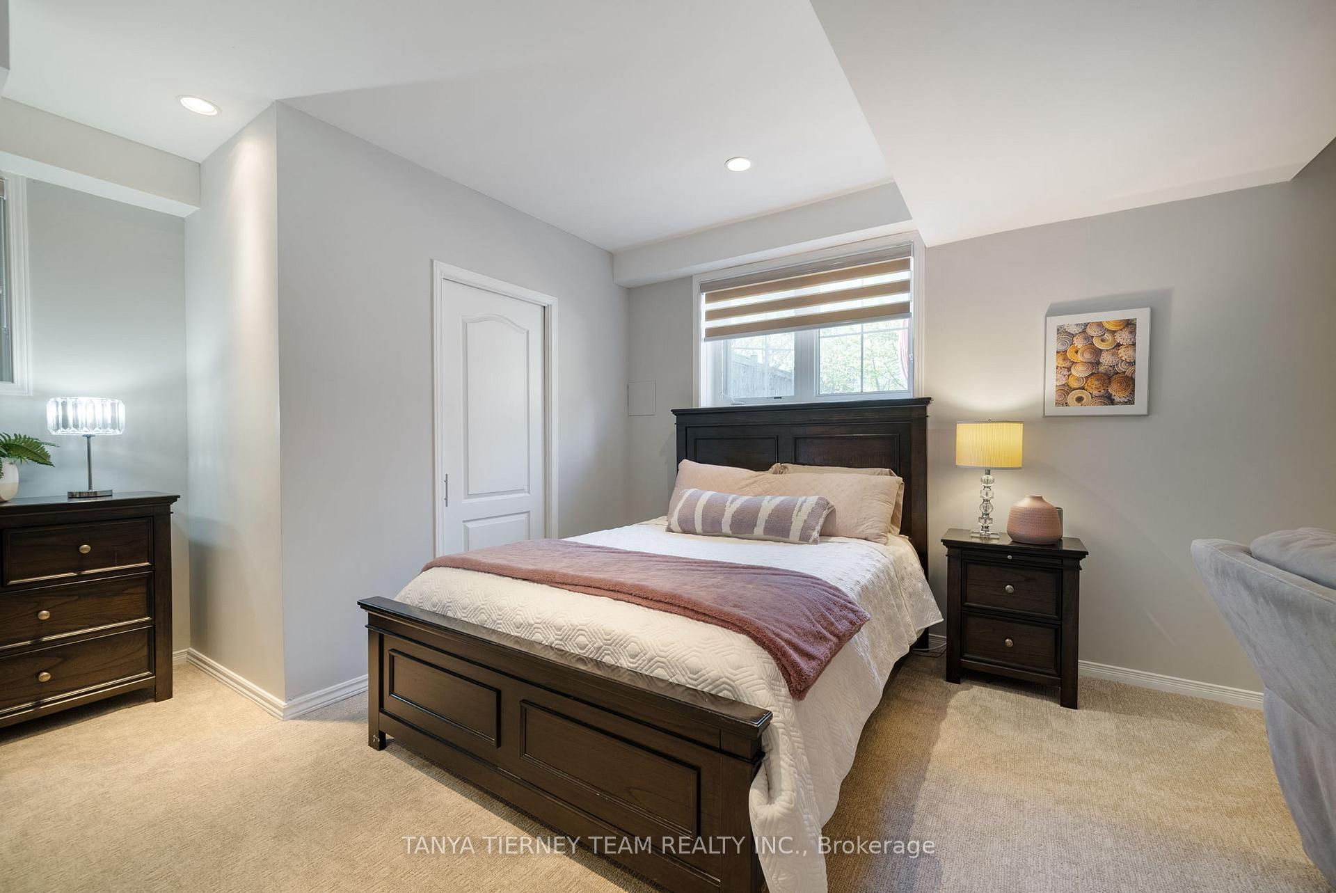 Photo 34 of 21 Eastgate Circle, Whitby, Brooklin — HOMEH