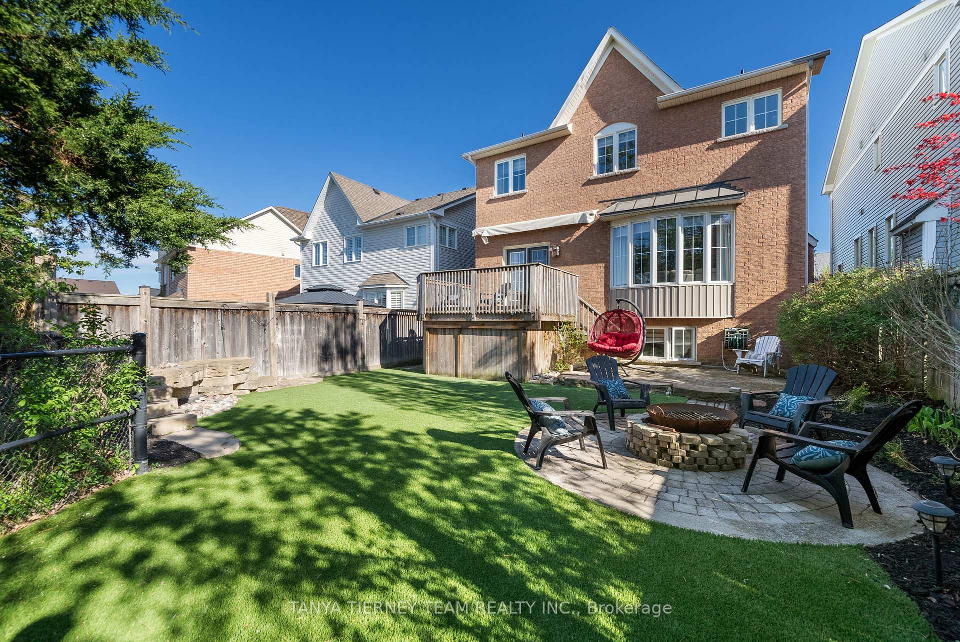 Photo 43 of 21 Eastgate Circle, Whitby, Brooklin — HOMEH