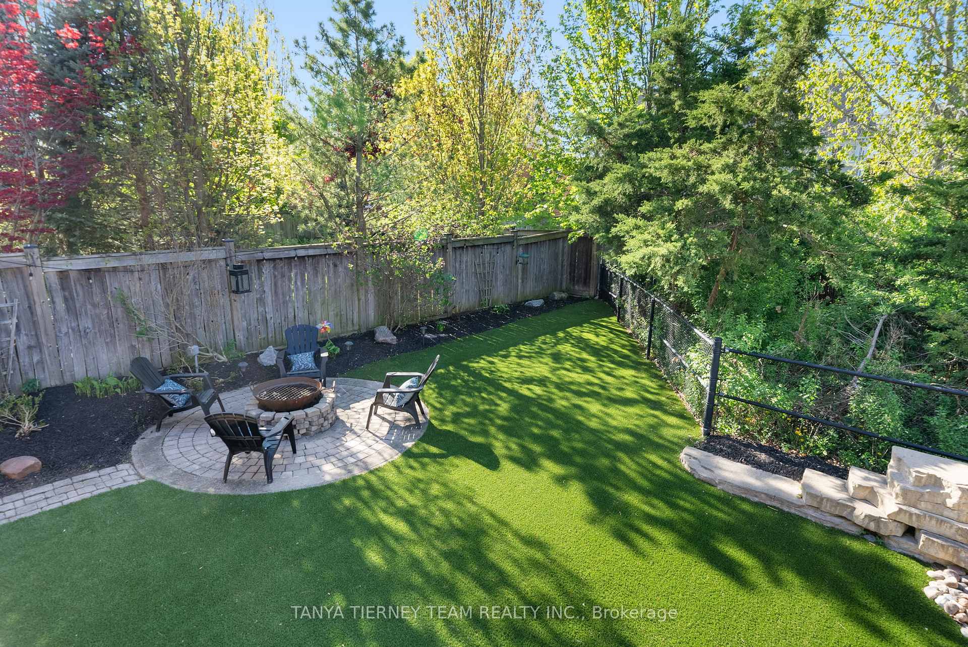 Photo 46 of 21 Eastgate Circle, Whitby, Brooklin — HOMEH