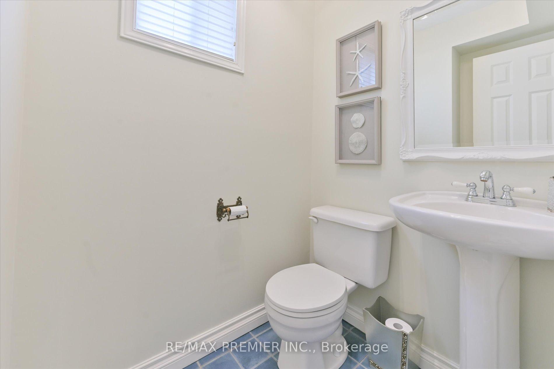 Photo 13 of 111 Coles Avenue, Vaughan, Vaughan Grove — HOMEH