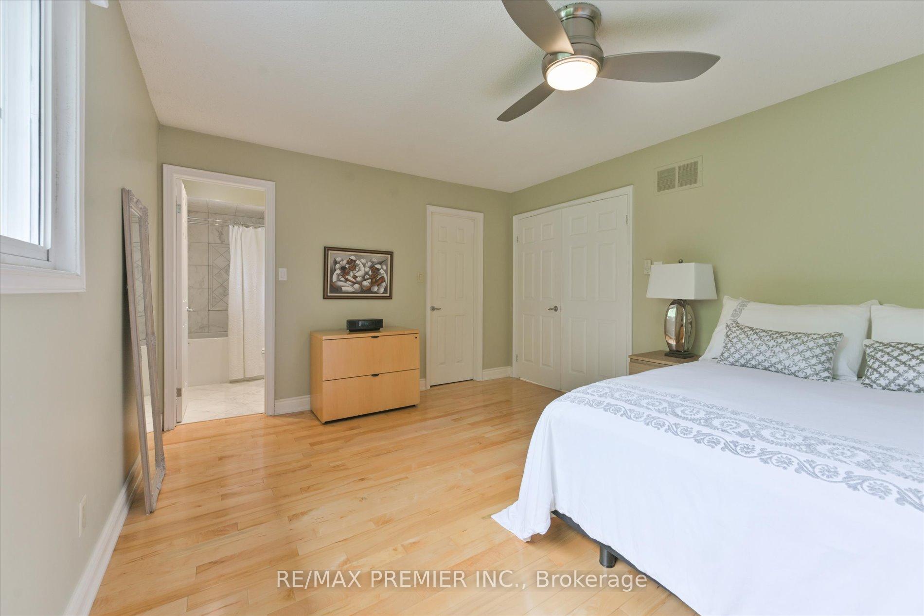 Photo 18 of 111 Coles Avenue, Vaughan, Vaughan Grove — HOMEH