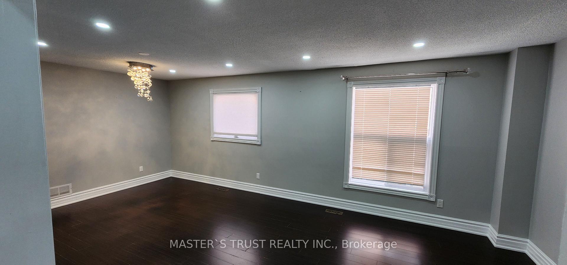 Photo 3 of 40 Page Crescent, Markham, Milliken Mills East — HOMEH