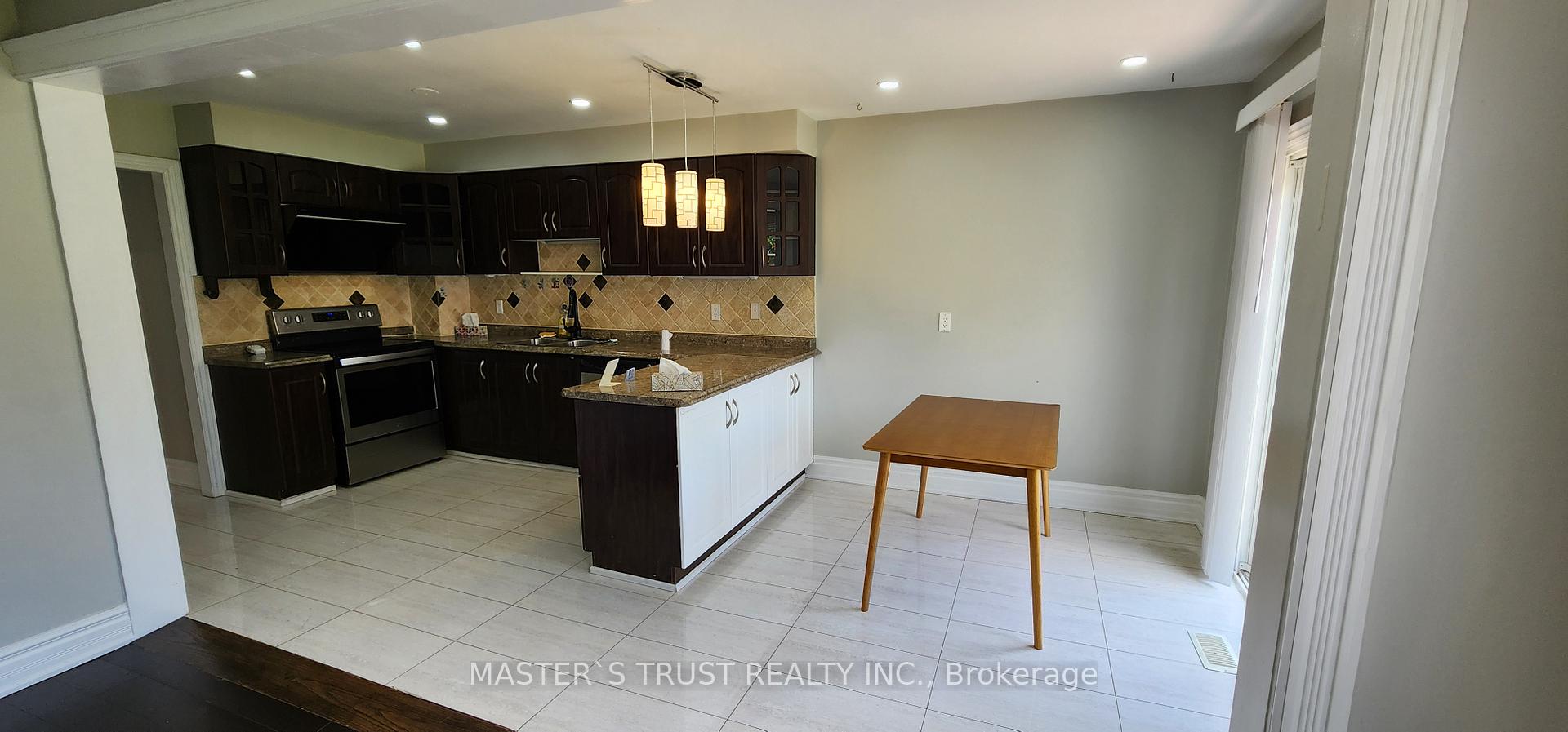 Photo 7 of 40 Page Crescent, Markham, Milliken Mills East — HOMEH