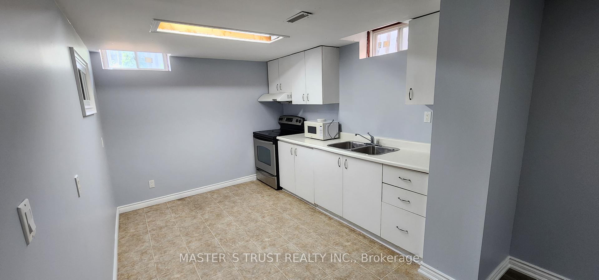 Photo 19 of 40 Page Crescent, Markham, Milliken Mills East — HOMEH